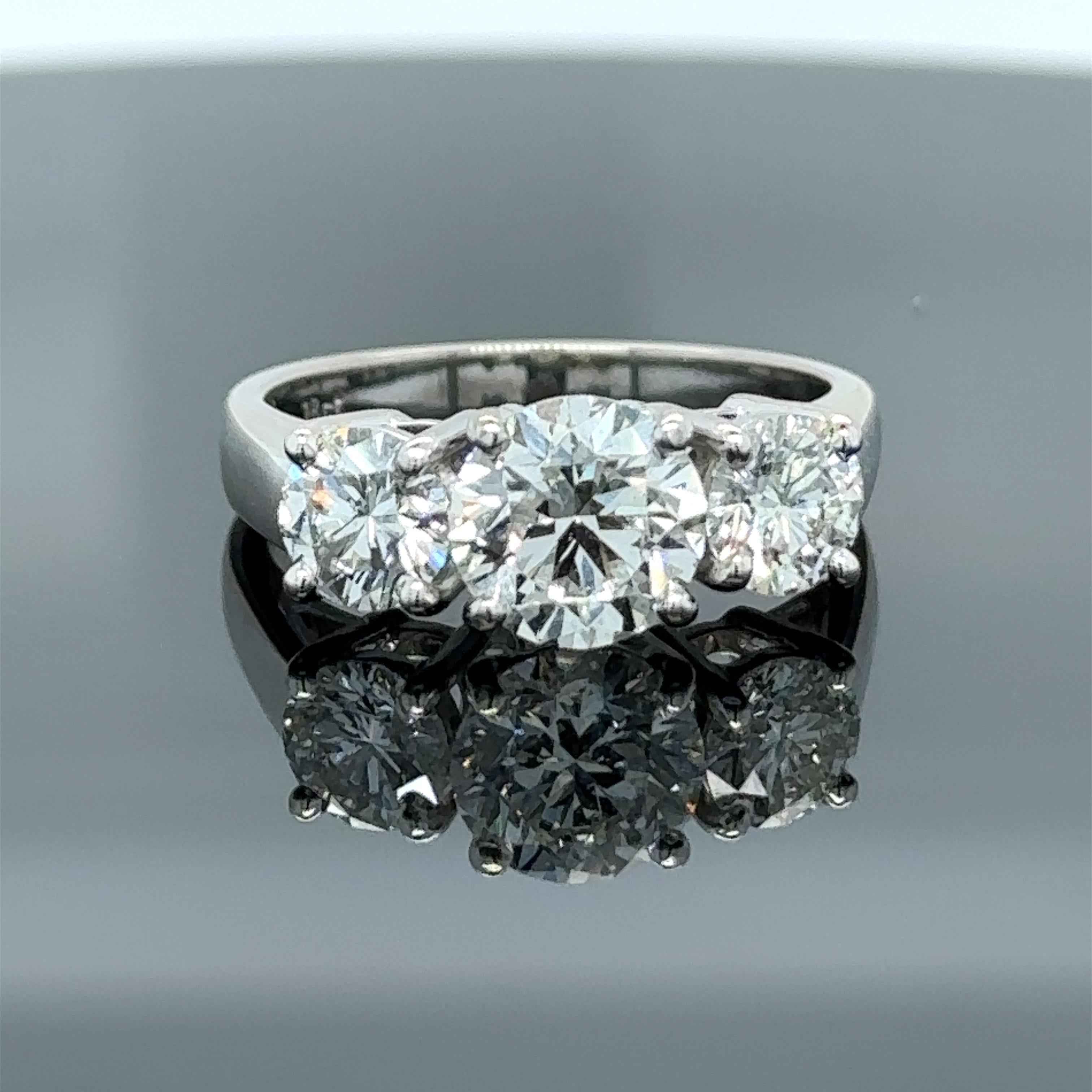 Bespoke 3 Stone Diamond Engagement Ring 1.51ct In Excellent Condition For Sale In SYDNEY, NSW
