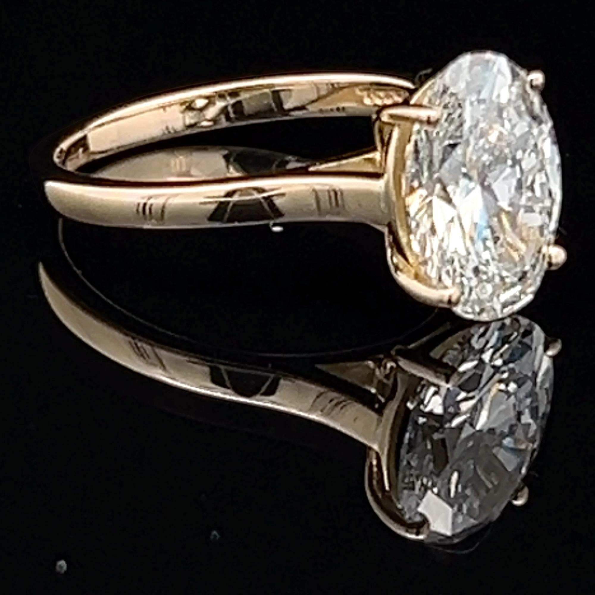 Anillo solitario de compromiso Hasbani Diamante pera de 3 quilates en oro de 18 quilates GIA F VVS a medida en venta 5