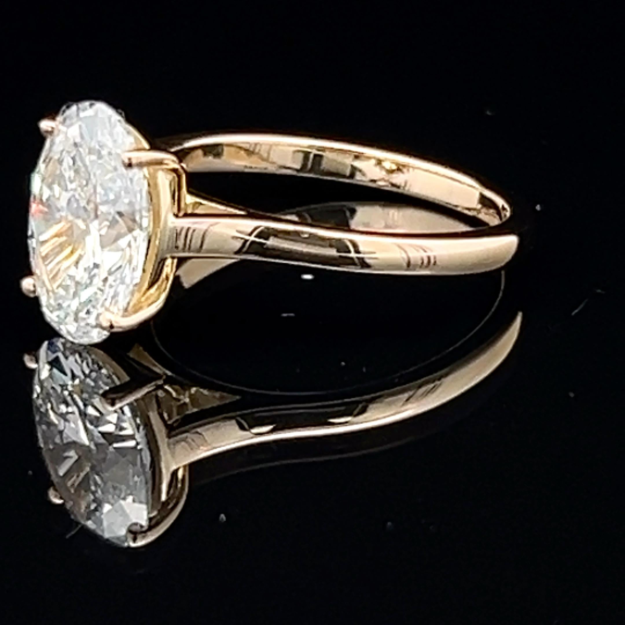 Anillo solitario de compromiso Hasbani Diamante pera de 3 quilates en oro de 18 quilates GIA F VVS a medida Moderno en venta