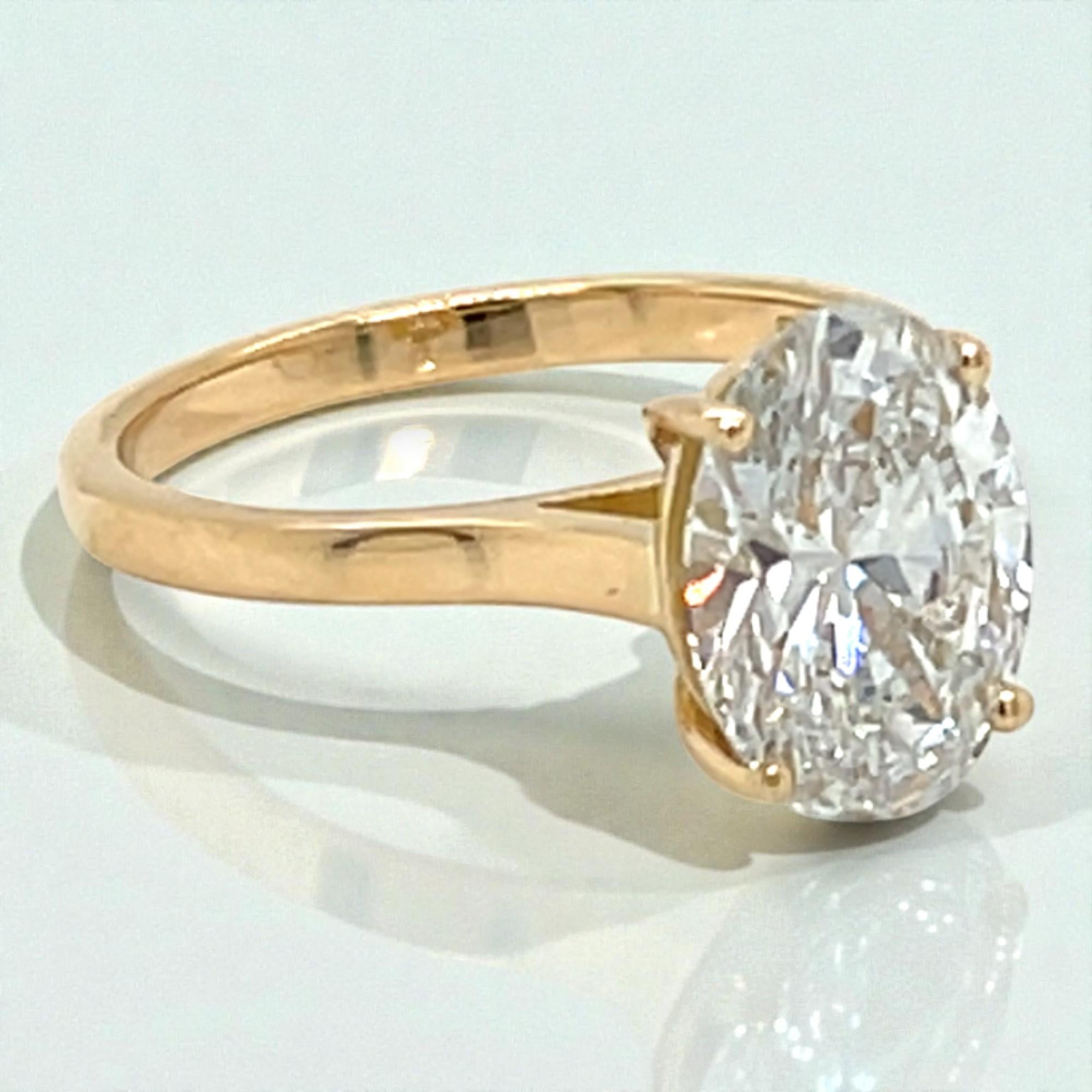 Anillo solitario de compromiso Hasbani Diamante pera de 3 quilates en oro de 18 quilates GIA F VVS a medida Corte oval en venta