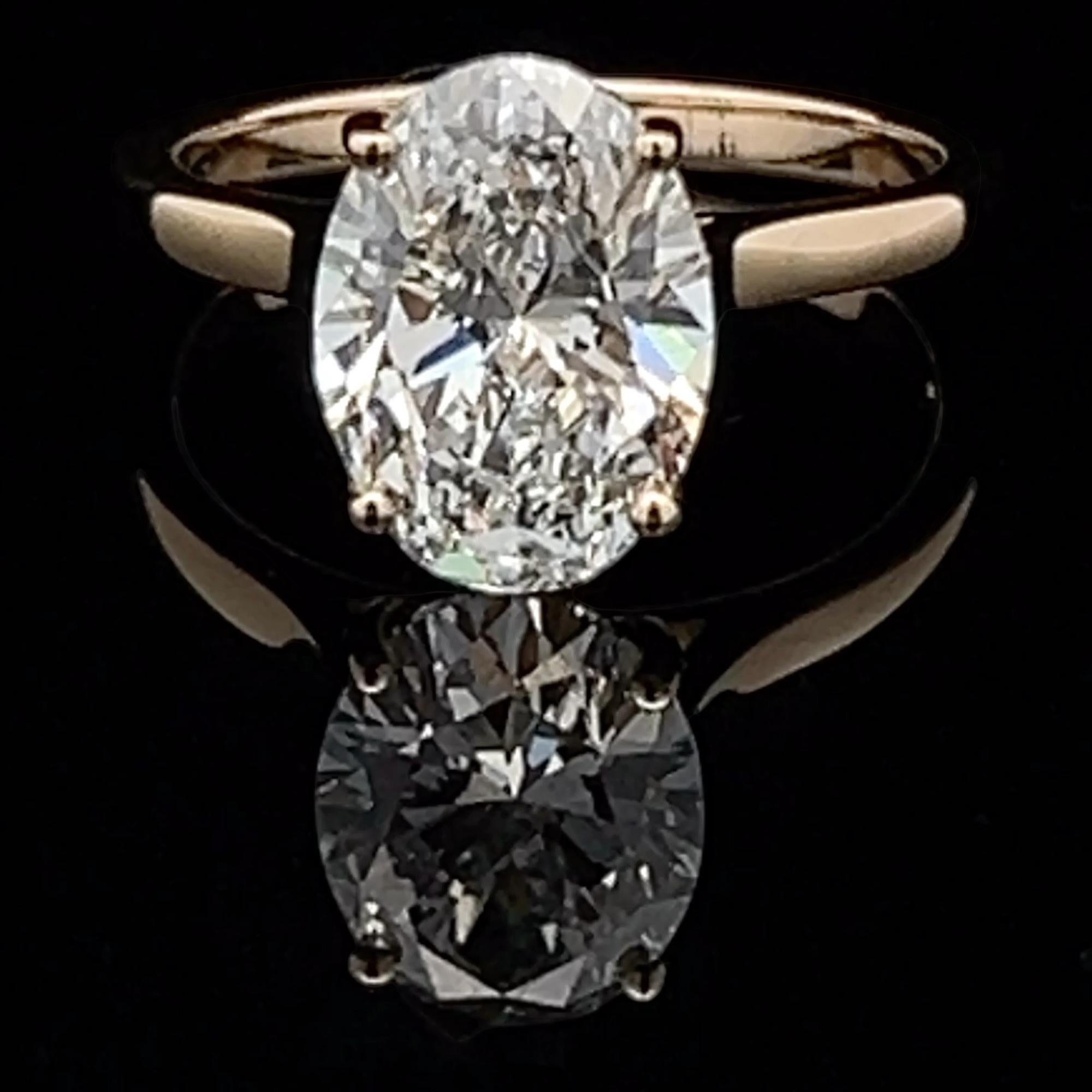 Anillo solitario de compromiso Hasbani Diamante pera de 3 quilates en oro de 18 quilates GIA F VVS a medida en venta 3