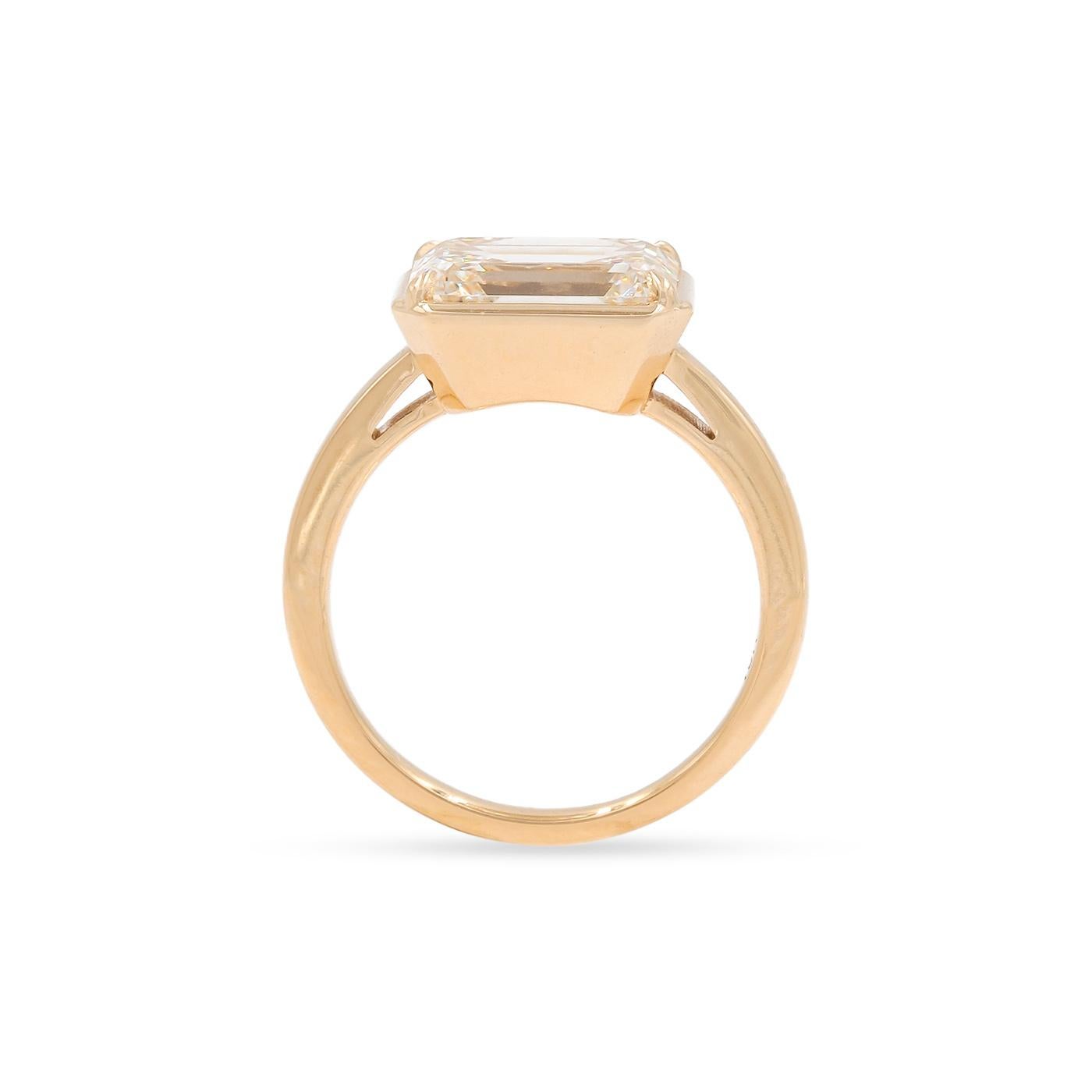 Contemporary Bespoke 4.04 Carat GIA Certified Emerald Cut Diamond Engagement Ring