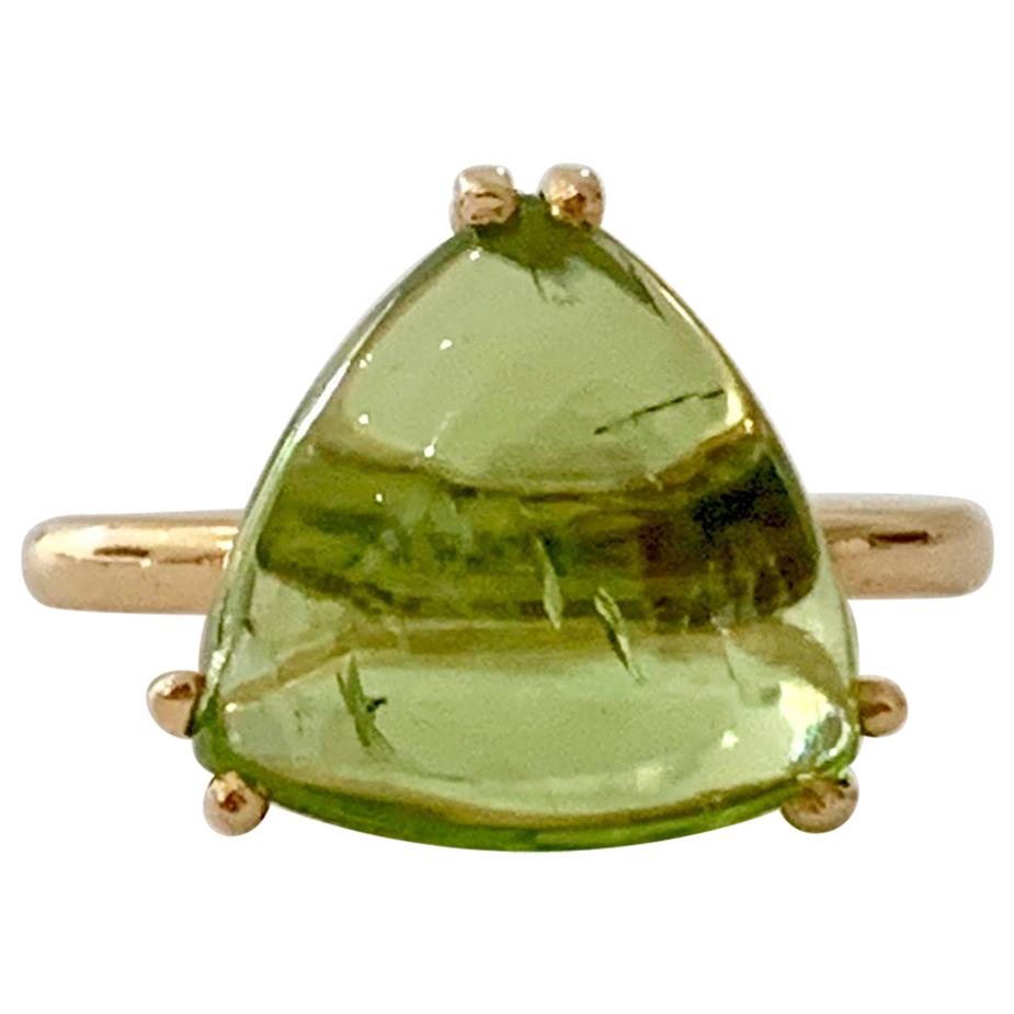 Bespoke 7.00 Carat Trillion Cut Cabochon Peridot Ring in 18 Carat Yellow Gold For Sale