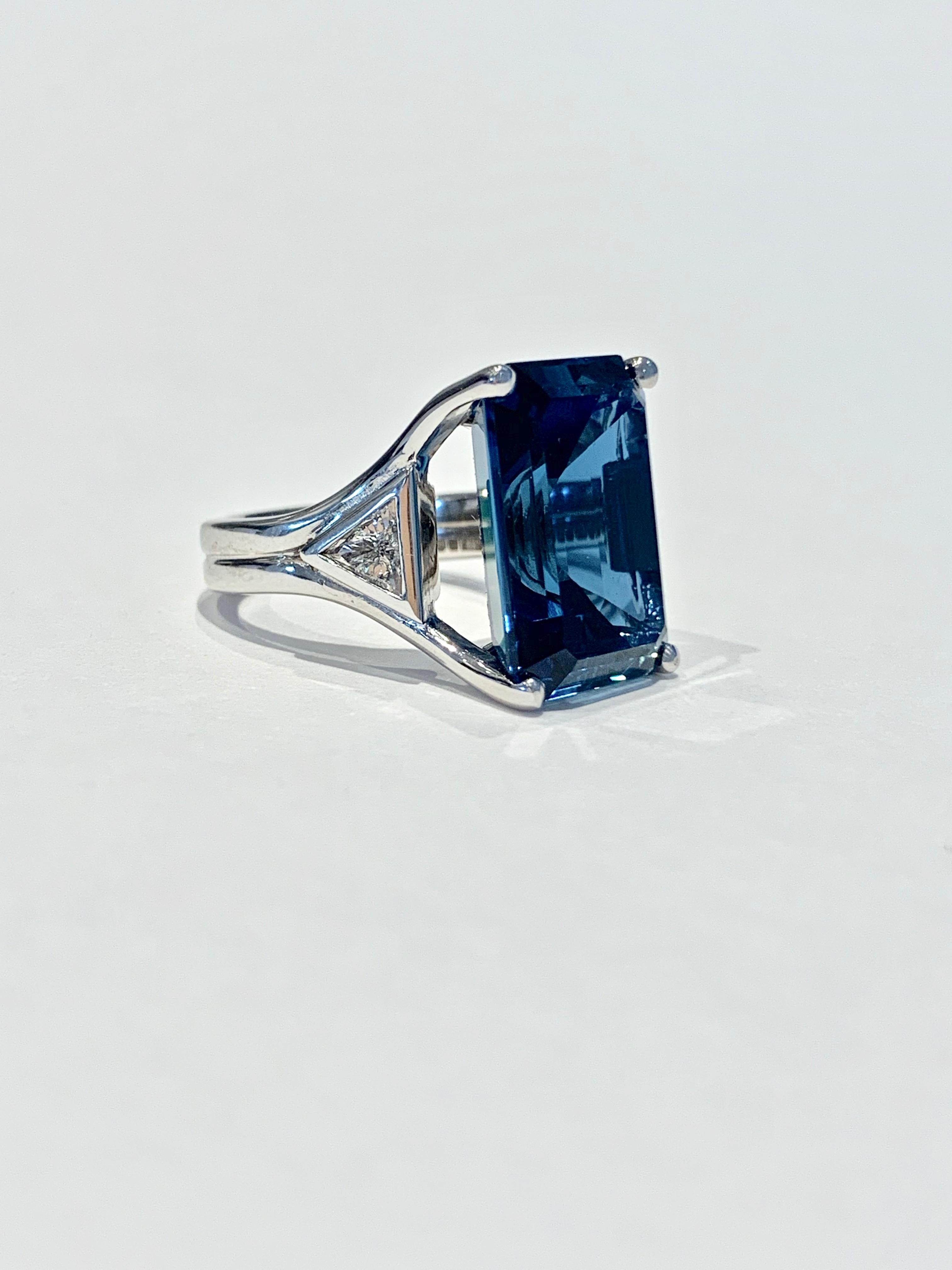 Bespoke 7.20ct Octagon Cut London Blue Topaz and Diamond Ring in 18ct White Gold In New Condition For Sale In Chislehurst, Kent