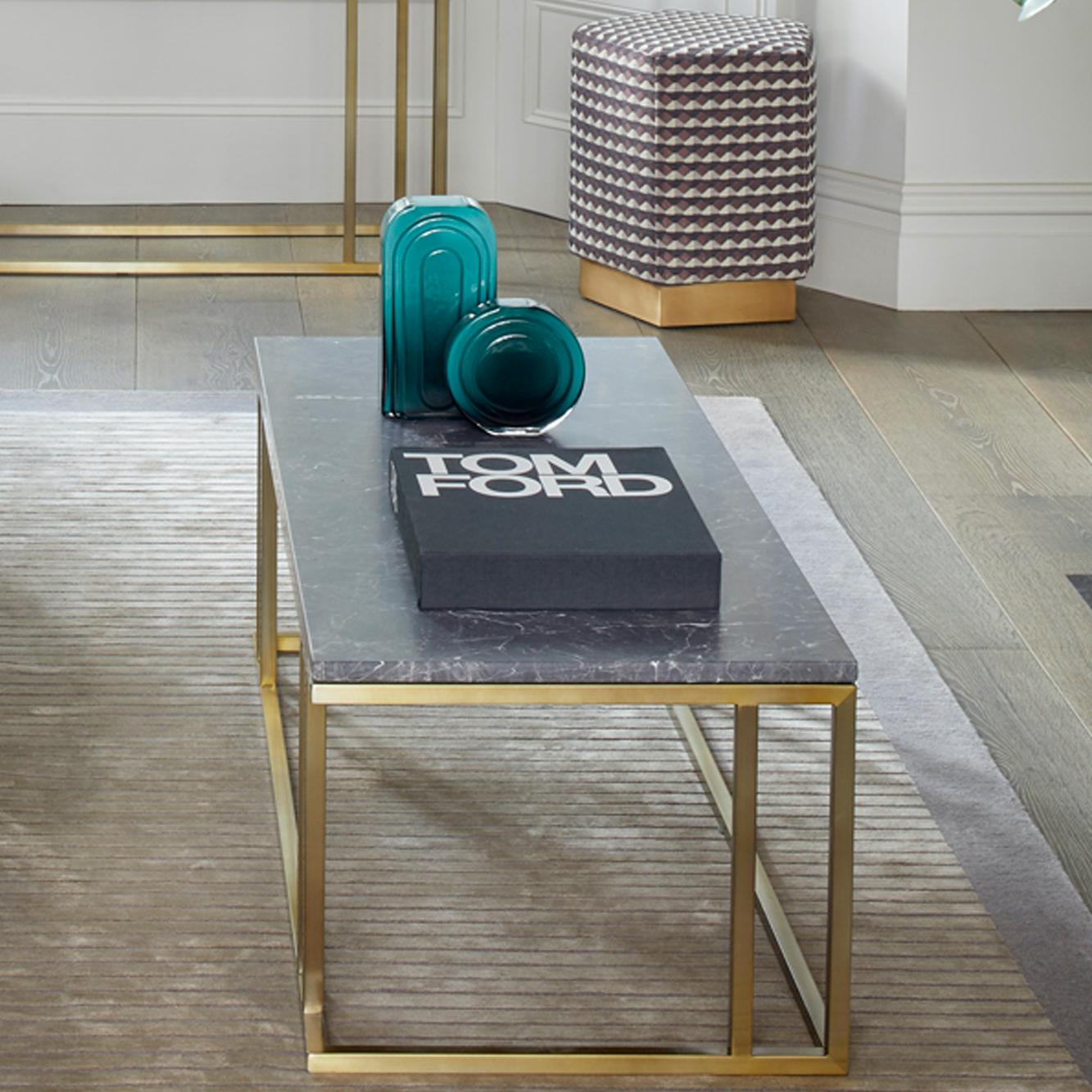 Art déco CUSTOM MADE Table basse sur mesure Structure en laiton et marbre noir en vente