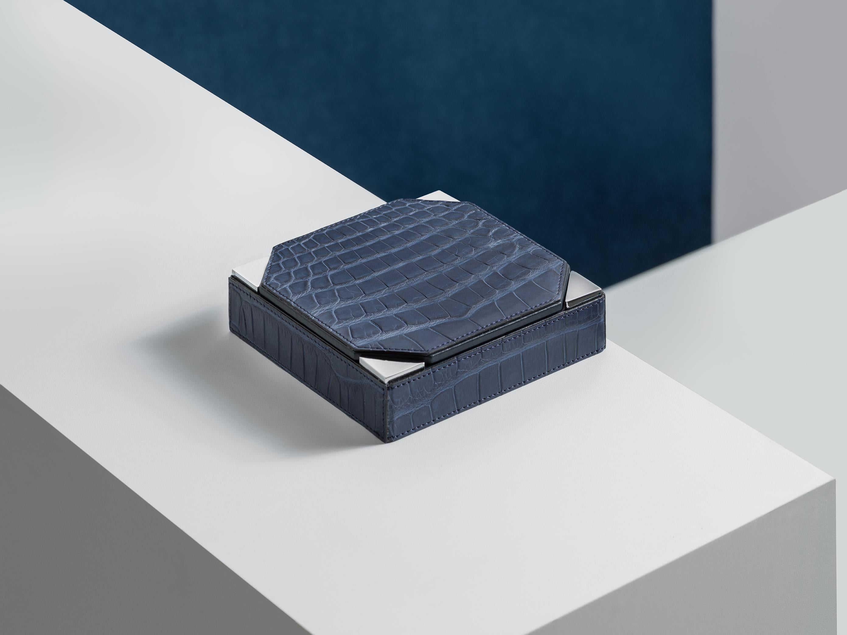 Maßgeschneidertes blaues Krokodil Checkers Spielset-Schachtel (Moderne) im Angebot