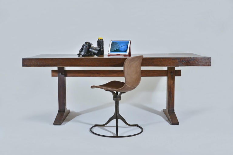 Brutalistischer und japanischer Schreibtisch nach Maß, antiker  Hartholz-Lampenschrank, von P. Tendercool im Angebot bei 1stDibs
