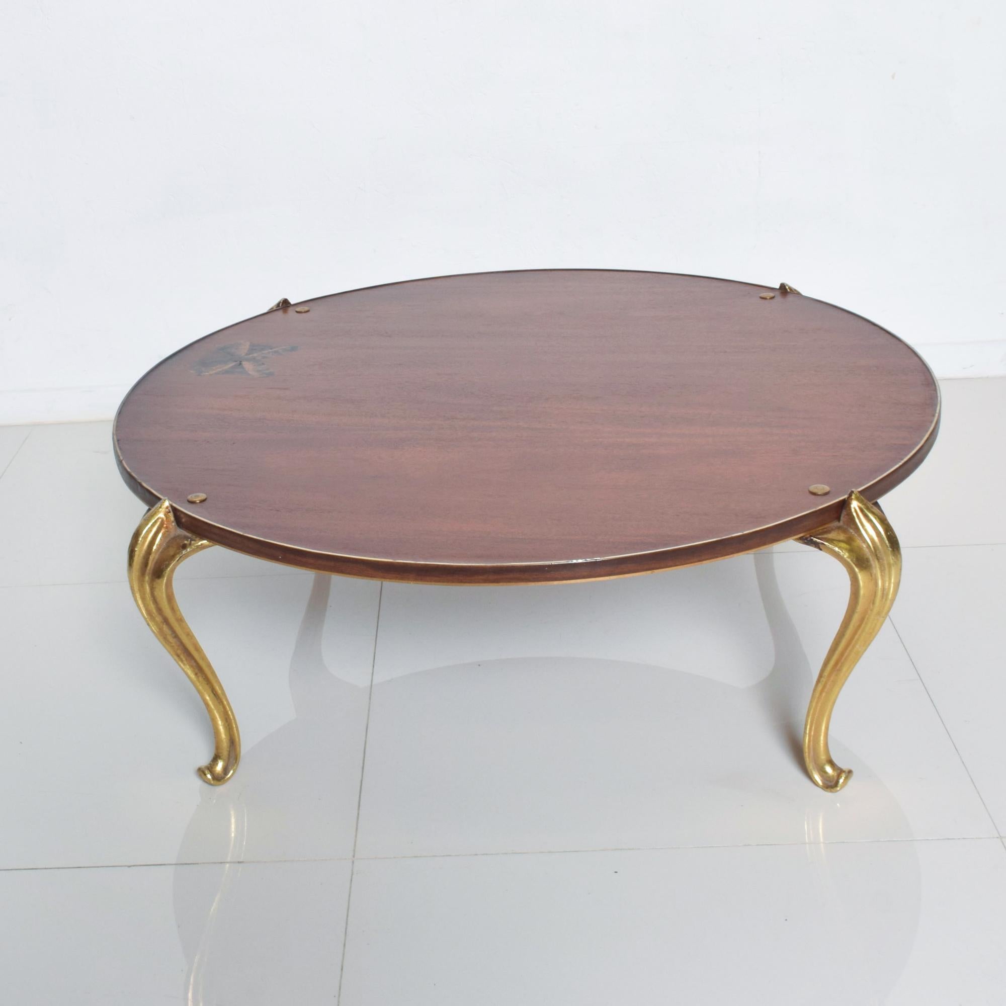 Regency Bespoke Butterfly Inlay Round Wood Coffee Table Gold Trim Gilded Cabriole Legs For Sale