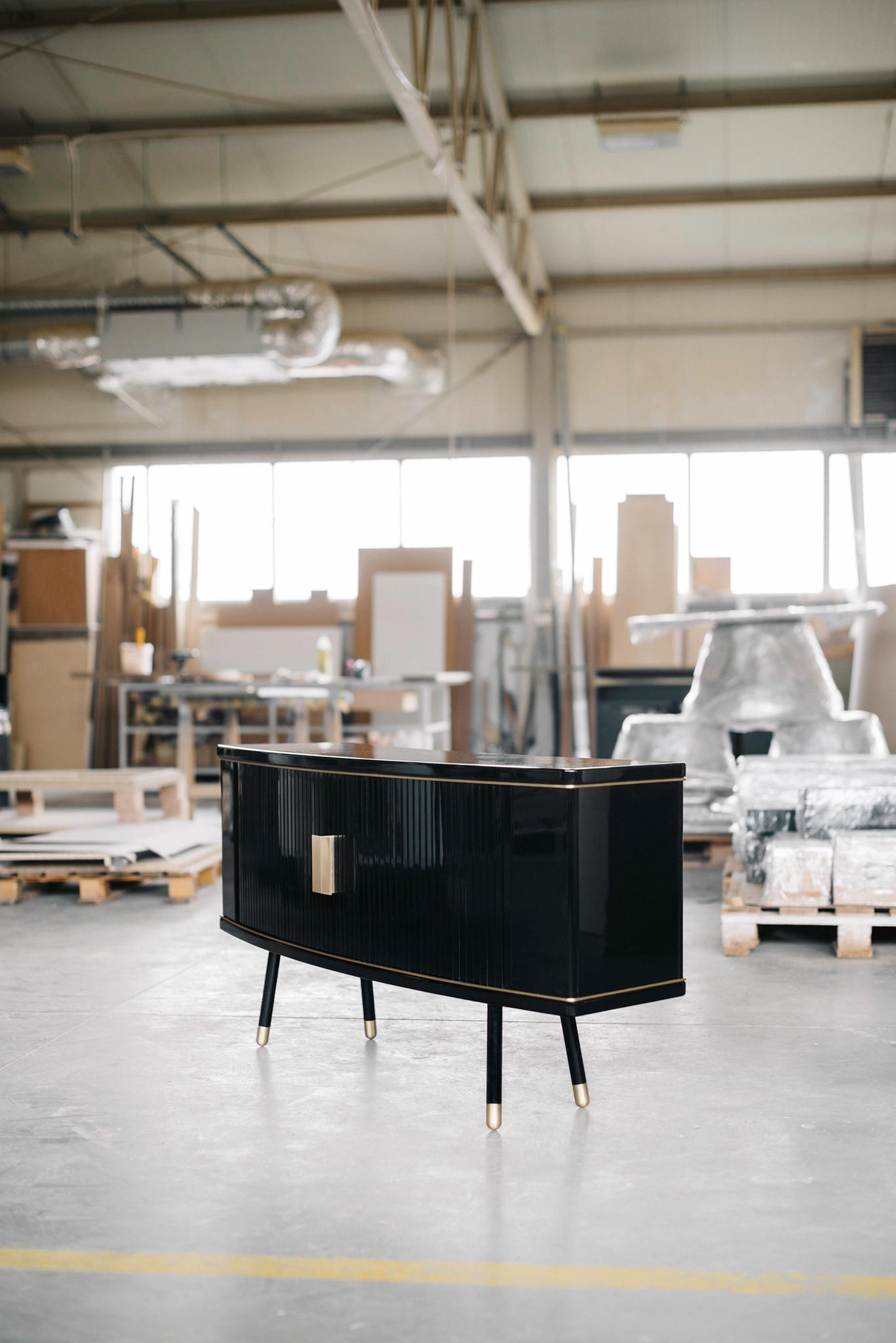 Bespoke cabinet by Magdalena Tekieli
Dimensions: L 150 x D 50 x H 70 cm
Materials: Brass, metal, oak, piano black gloss finish.

.
