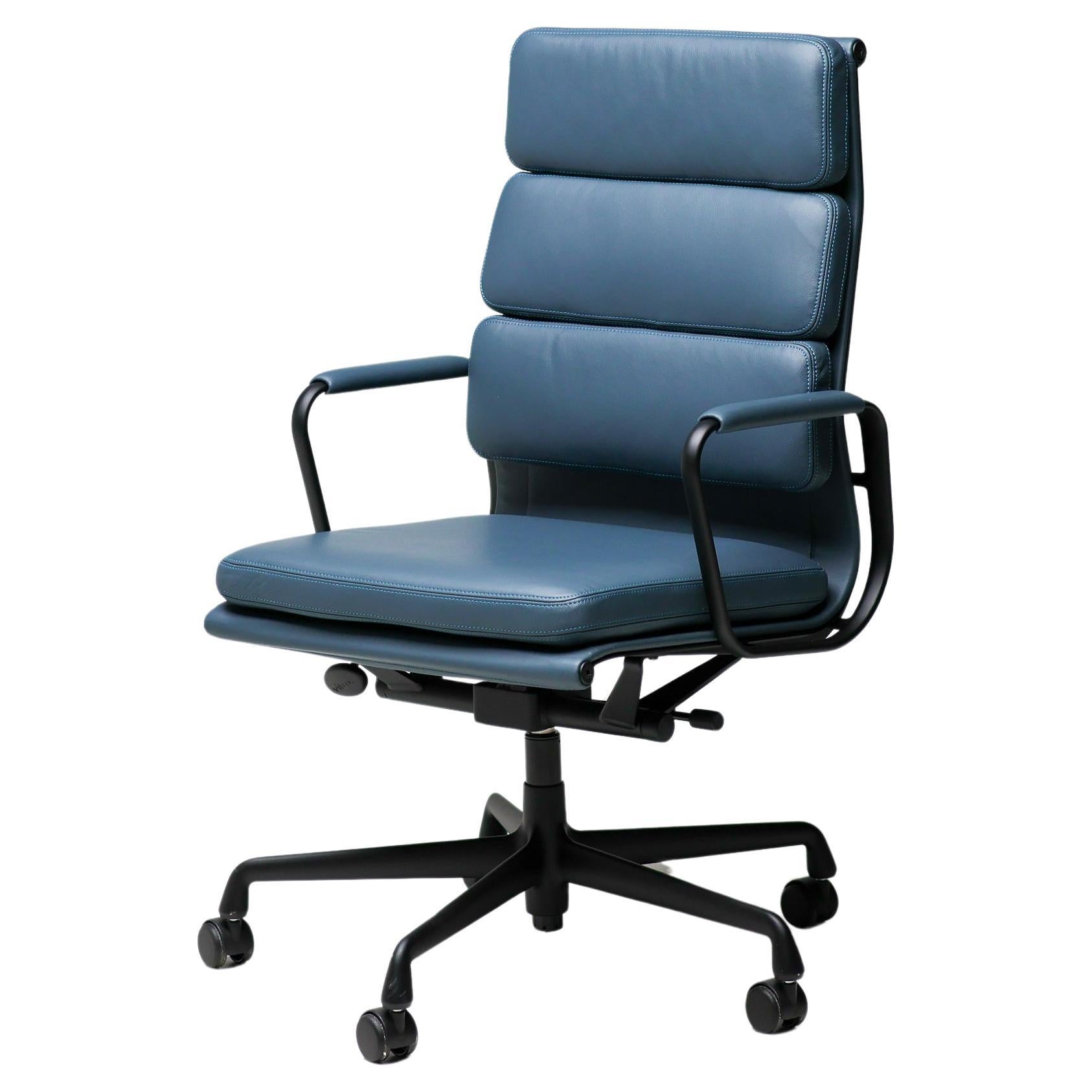 Bespoke Charles & Ray Eames Smoke Blue Leather EA219 Desk Chair For Sale