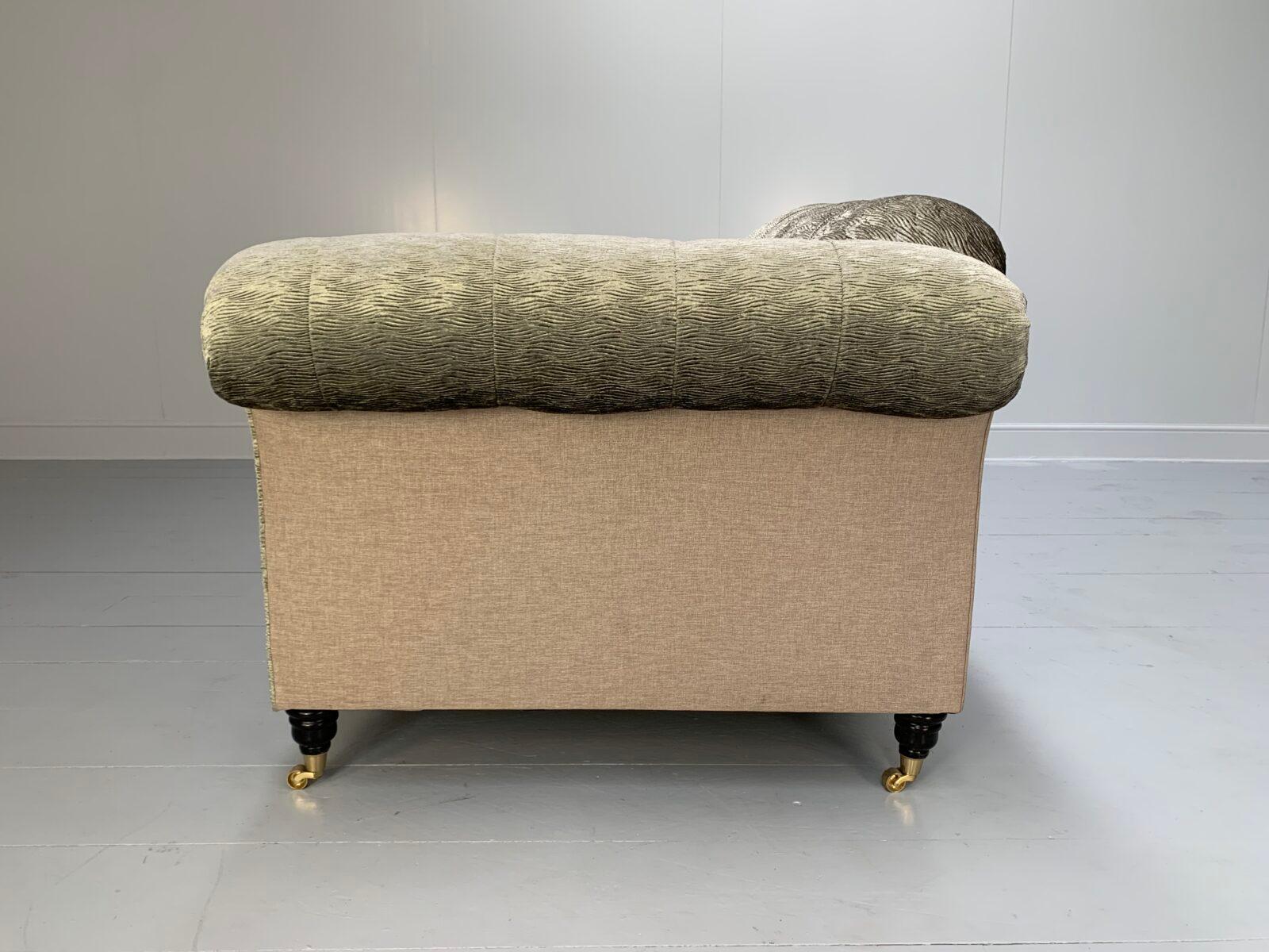 Bespoke Chesterfield 2.5-Sitz Sofa - In Romo Zink Chenille & Leinen im Angebot 1