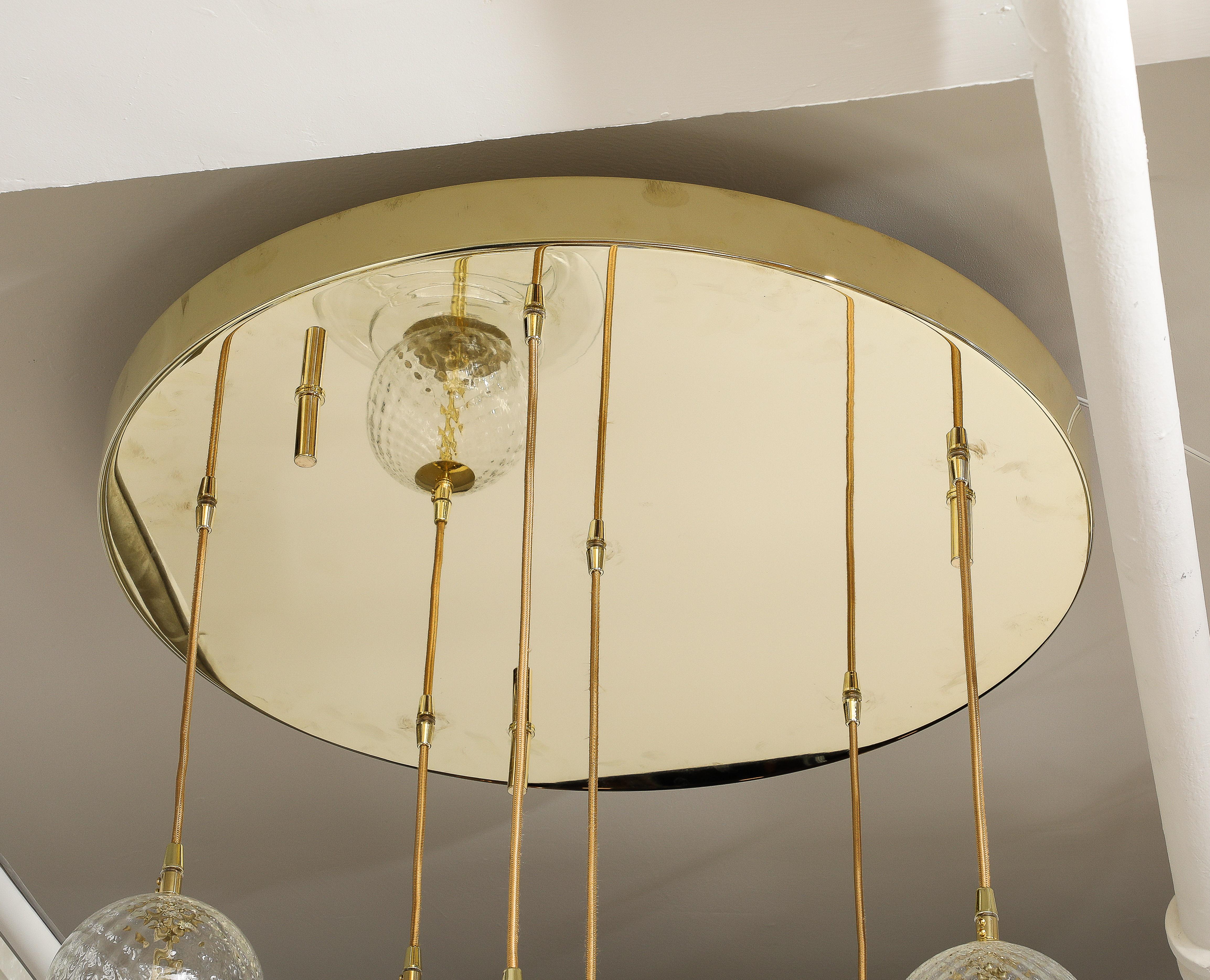 Hand-Crafted Bespoke Clear Murano Glass Pendants with Brass Suspension Chandelier, Italy For Sale
