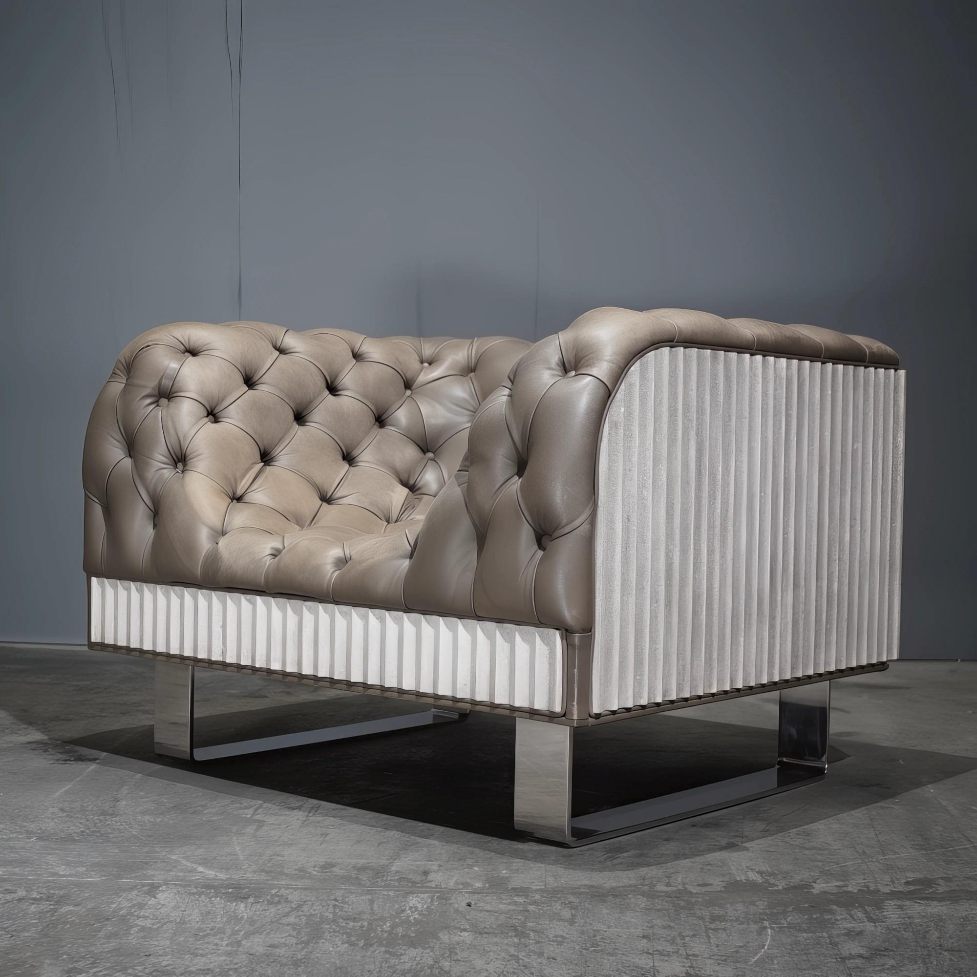 Maßgeschneiderter Betonsessel aus Zinn Napa Leder mit weichen Chesterfield-Details im Zustand „Gut“ im Angebot in Basildon, London