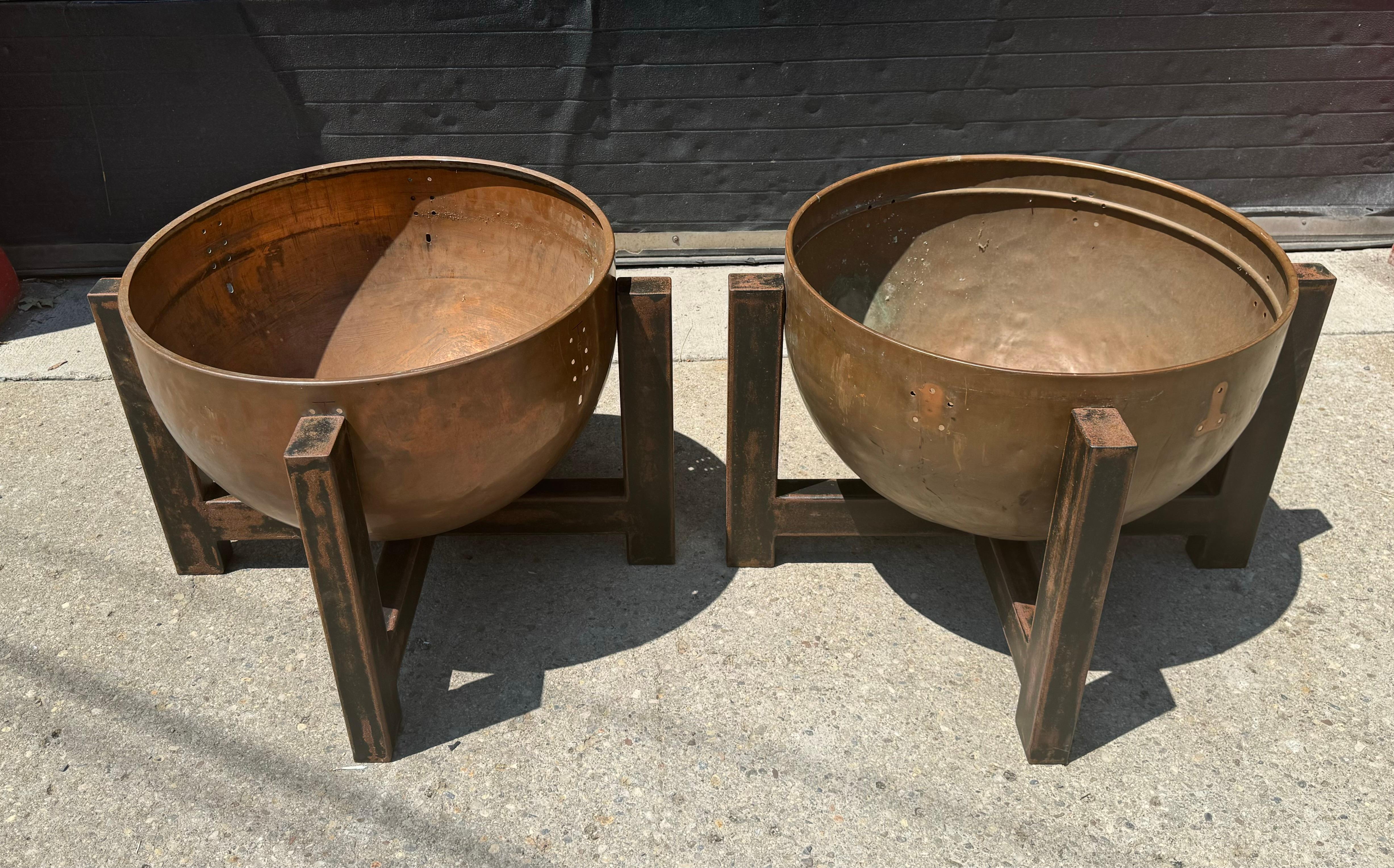 Bespoke Copper and Steel Arts and Crafts style Planters/ jardiniere / fire pit In Distressed Condition For Sale In Buffalo, NY