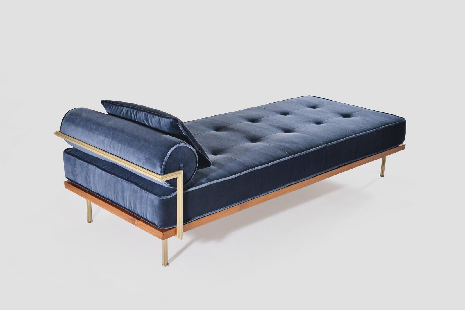 Mid-Century Modern Bespoke Daybed Bleached Hardwood & Brass Frame, by P. Tendercool (Indoor) For Sale