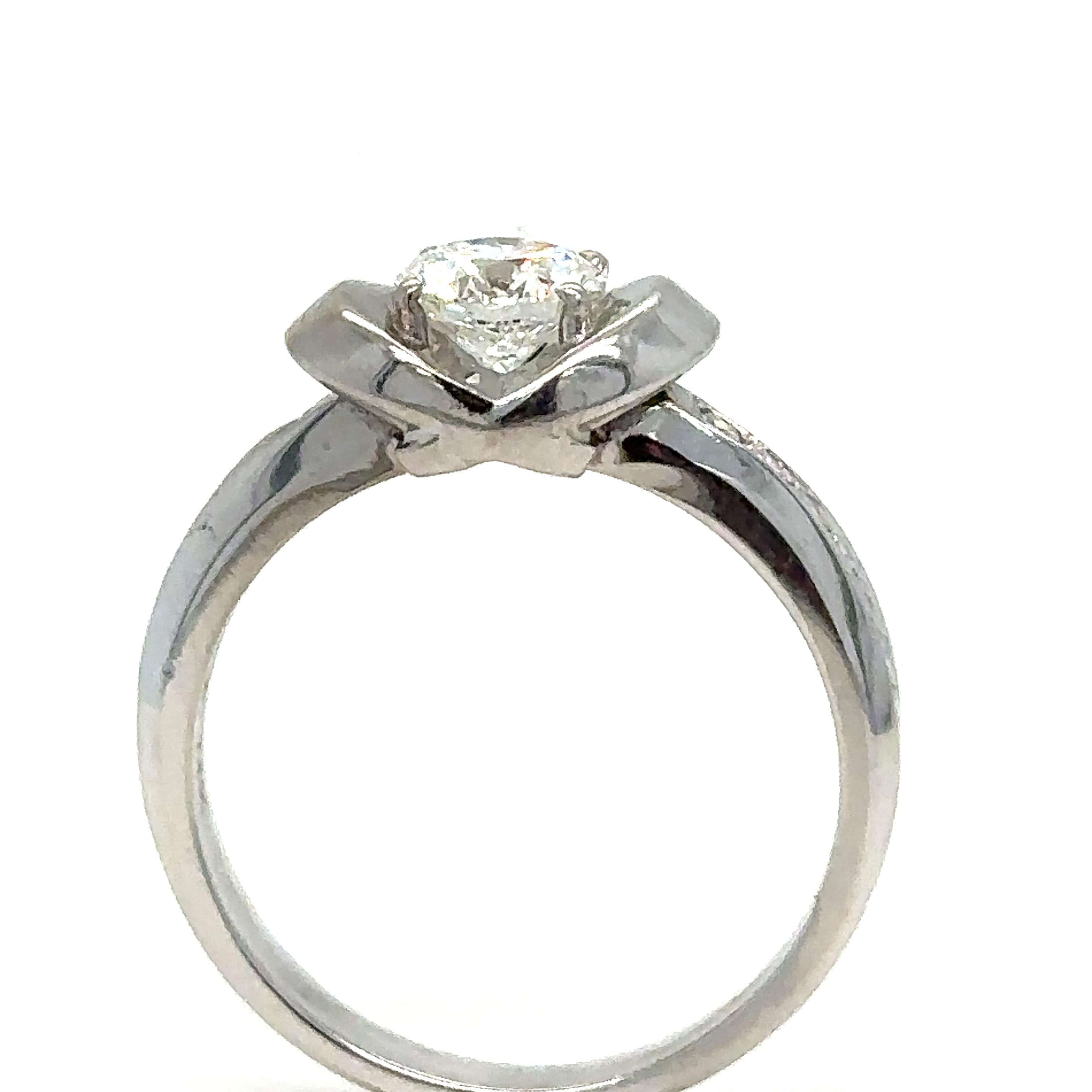 Anillo de compromiso de diamantes a medida 0.67 ct Corte redondo en venta