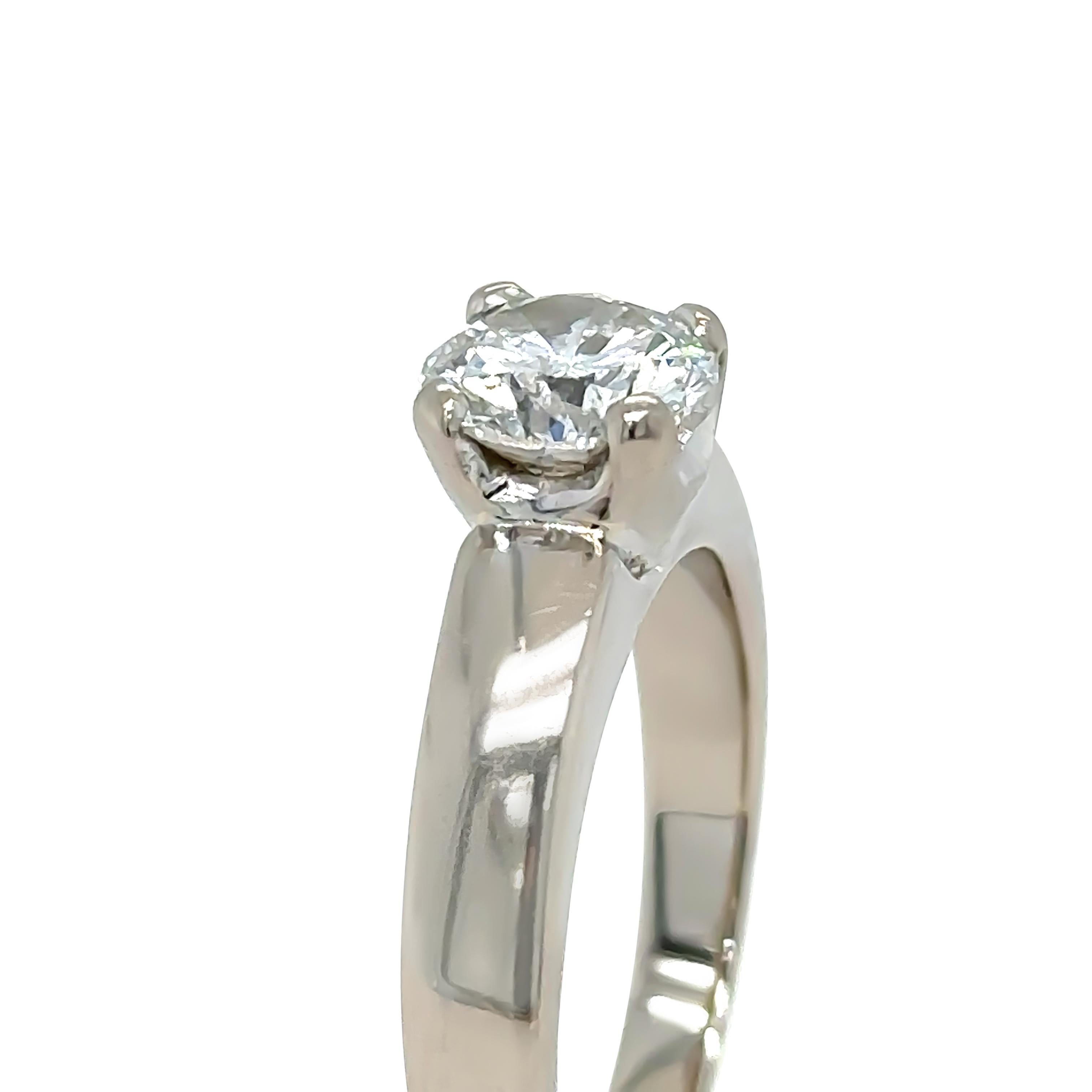A Bespoke Diamond Engagement Ring, made of 18ct White Gold. Set with a Single Round Brilliant Cut Diamond, F colour, SI2 clarity, total carat weight of 1.56ct.

The diamond is certified HRD Antwerp certificate number 15015146001

Metal: 18ct White