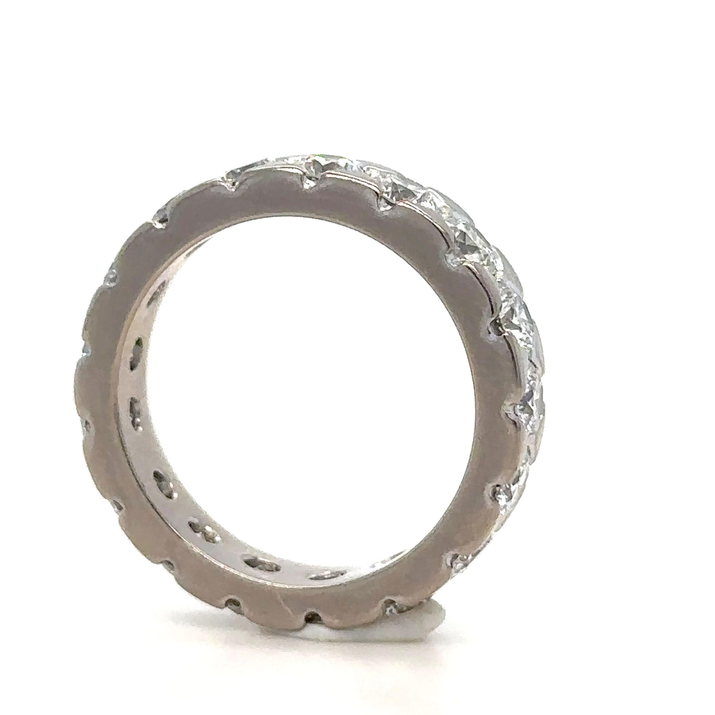 Women's Bespoke Diamond Wedding Ring 3.40ct For Sale