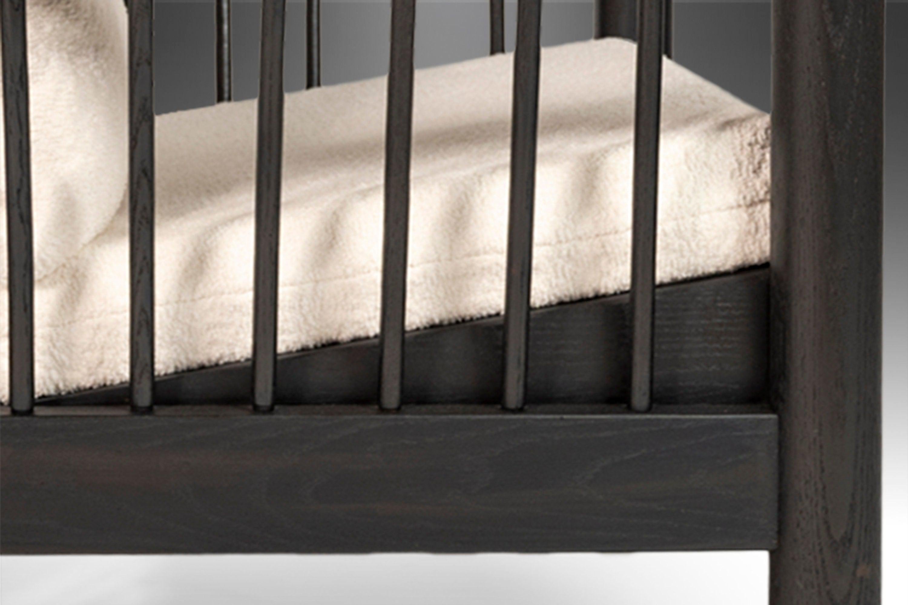 Silla Lounge con Respaldo de Barril Ebonizado a Medida Recién Tapizada en Bouclé Blanco, EE.UU. en venta 3