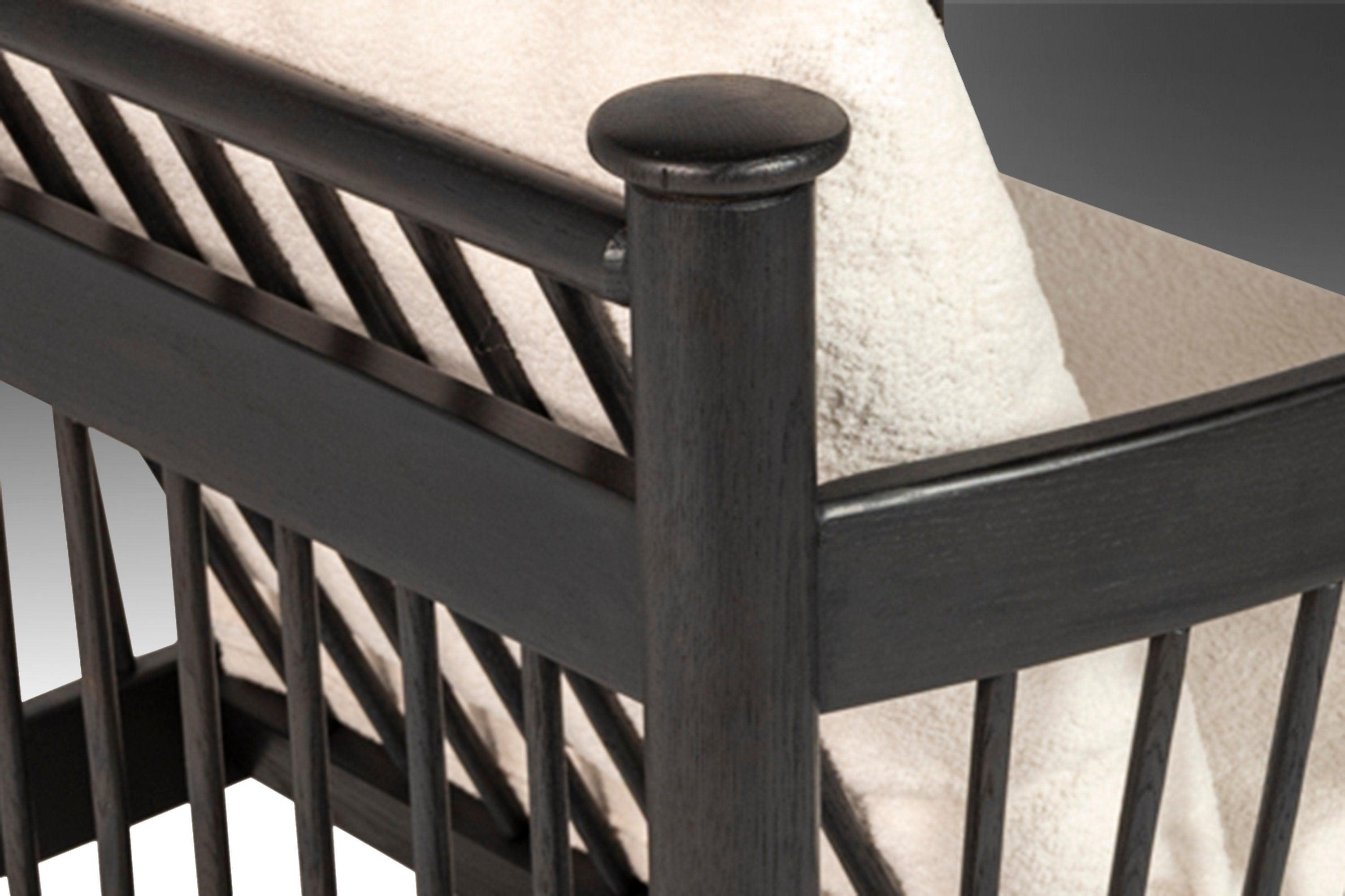 Silla Lounge con Respaldo de Barril Ebonizado a Medida Recién Tapizada en Bouclé Blanco, EE.UU. finales del siglo XX en venta