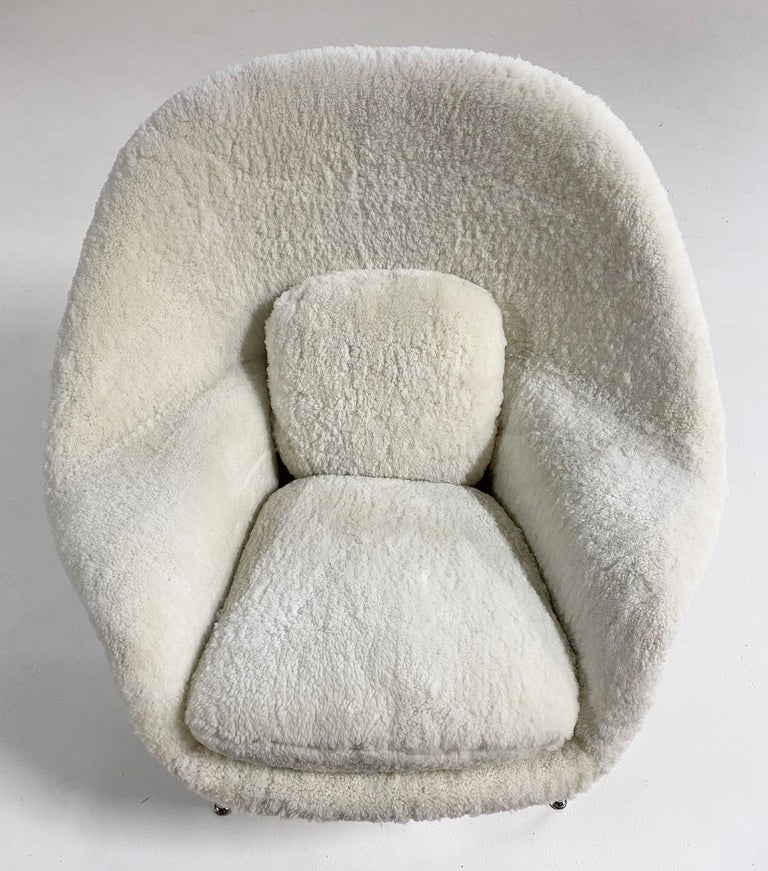 American Forsyth Bespoke Eero Saarinen Womb Chair and Ottoman in Australian Sheepskin For Sale