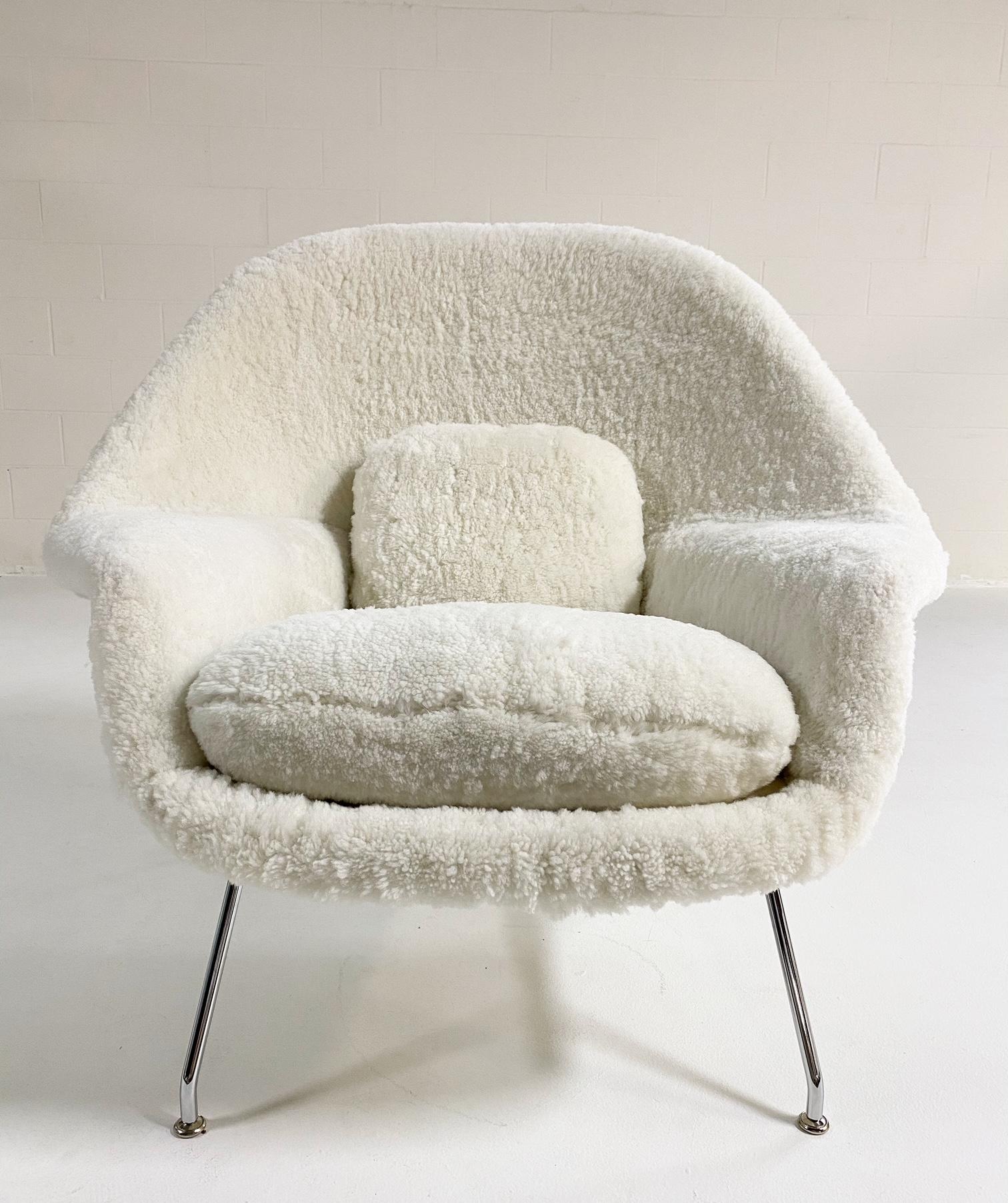 Forsyth Bespoke Eero Saarinen Womb Chair and Ottoman in Australian Sheepskin In Excellent Condition For Sale In SAINT LOUIS, MO