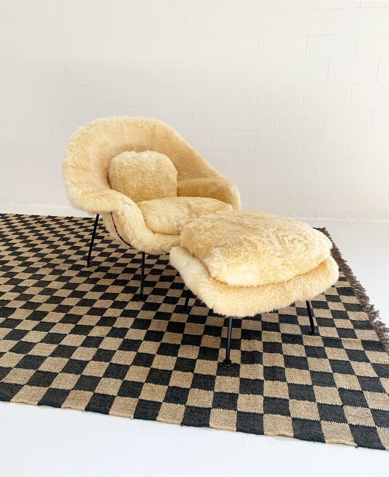 Mid-Century Modern Forsyth Bespoke Eero Saarinen Womb Chair and Ottoman in Texas Sheepskin For Sale