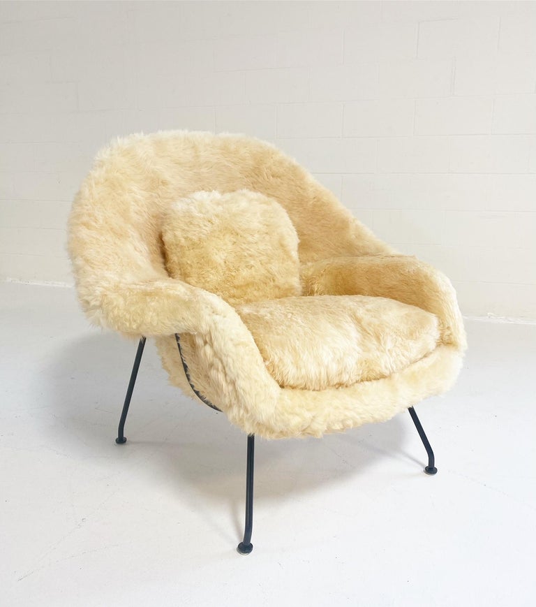 20th Century Forsyth Bespoke Eero Saarinen Womb Chair and Ottoman in Texas Sheepskin For Sale