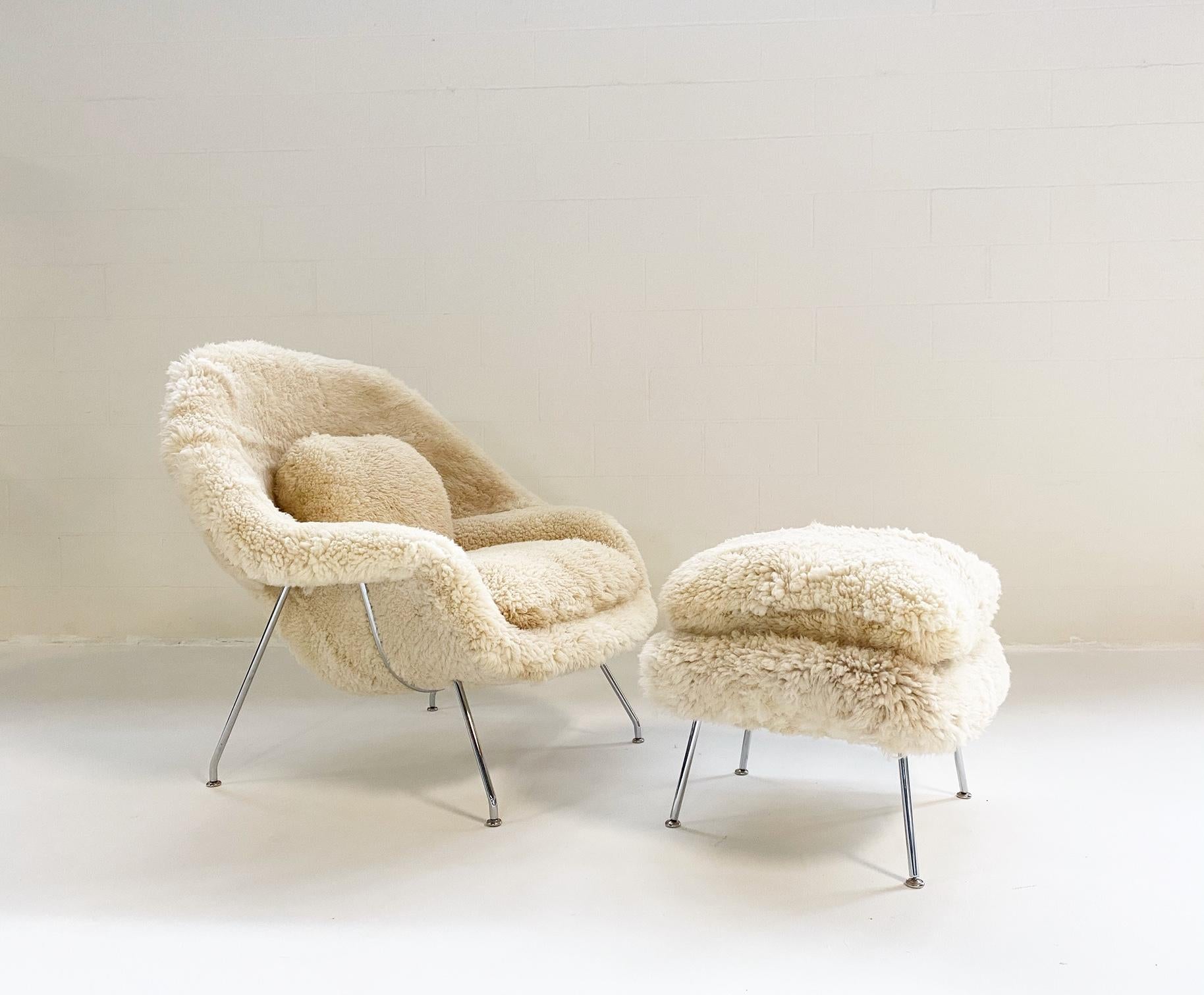 Chaise poursyth sur mesure Eero Saarinen Womb sans pouf en peau de mouton de Californie en vente 2