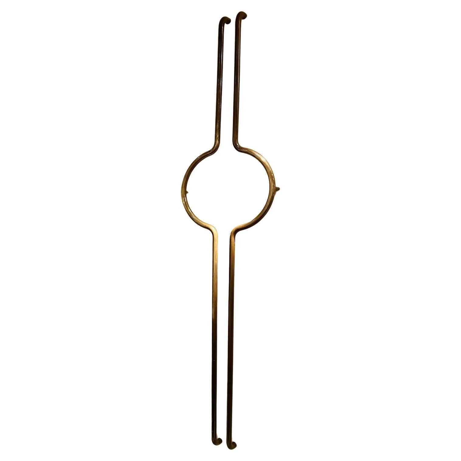 Maniglie per porte doppie in ottone degli anni '60, tubolari allungate su misura, a spinta e a tirante
