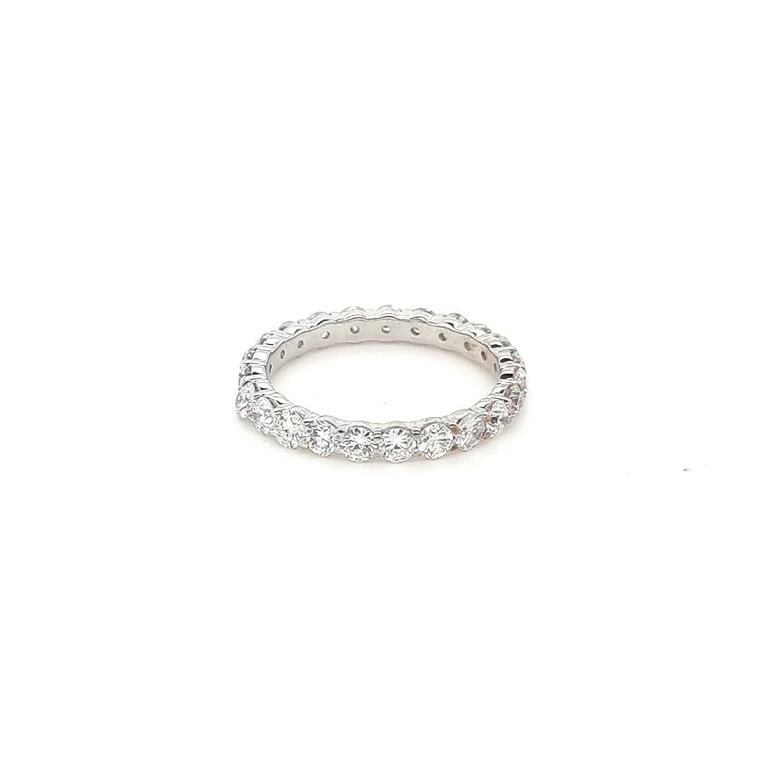 Unique features: 

Eternity White Gold Ring 1.51ct

18ct white gold combination machine and handmade diamond eternity ring, approx. 2.2 grams in weight. The ring contains twenty one round brilliant cut diamonds, four claw set.

Metal: White
