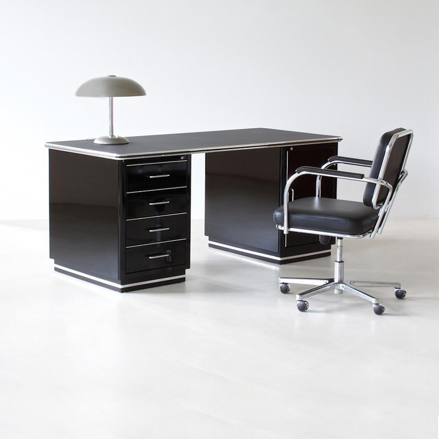 Industriale Scrivania direzionale in metallo Bespoke, metallo laccato, Industrial Design, Germania, 2018 in vendita