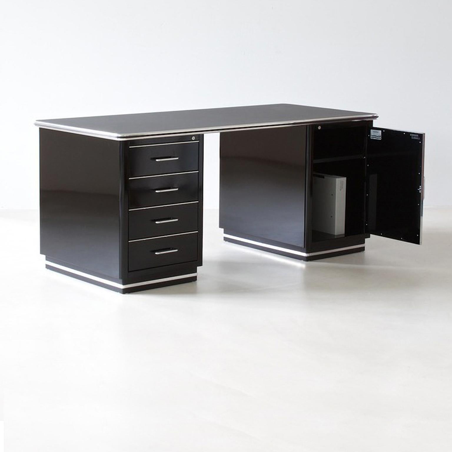 Bespoke Executive Metal Desk, Lacquered Metal, Industrial Design, Germany, 2018 In New Condition For Sale In Berlin, DE