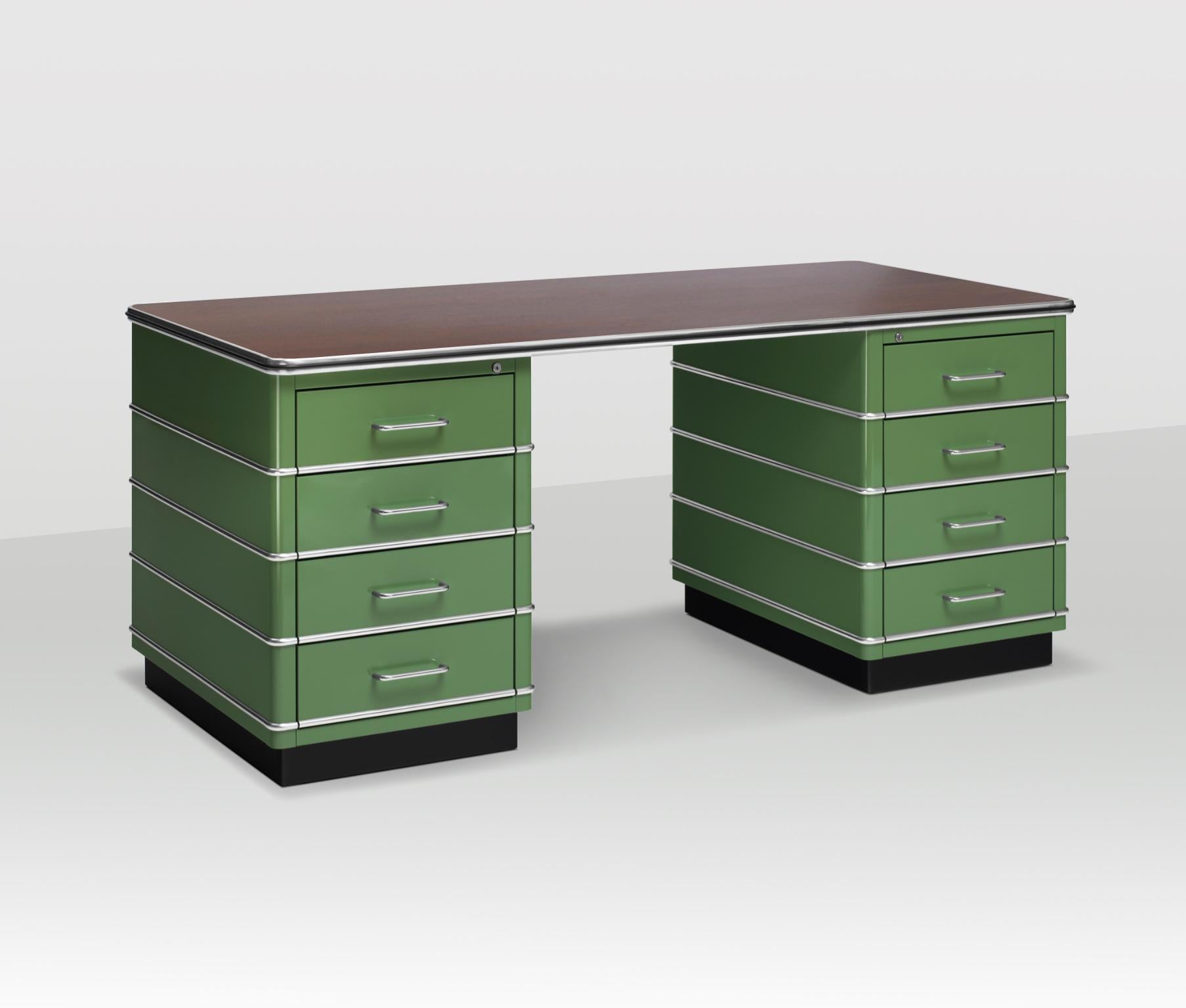 Industrial design executive metal desk, customizable.
The desk is made of lacquered steel, aluminum, walnut veneer.