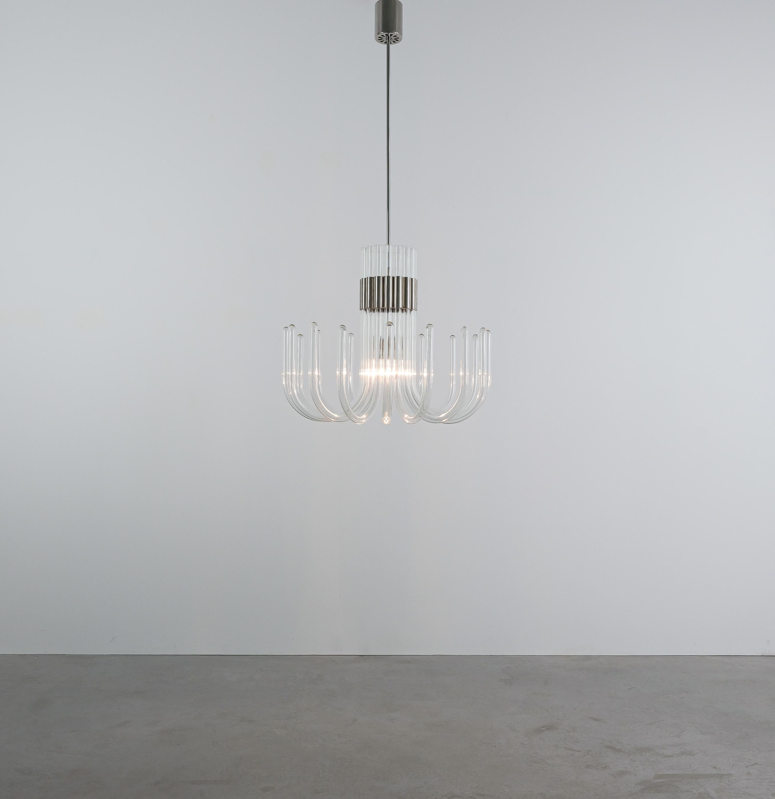 Lampadario a tubo di vetro su misura degli anni '70, Italia, metà del secolo scorso

Le dimensioni sono 21,65