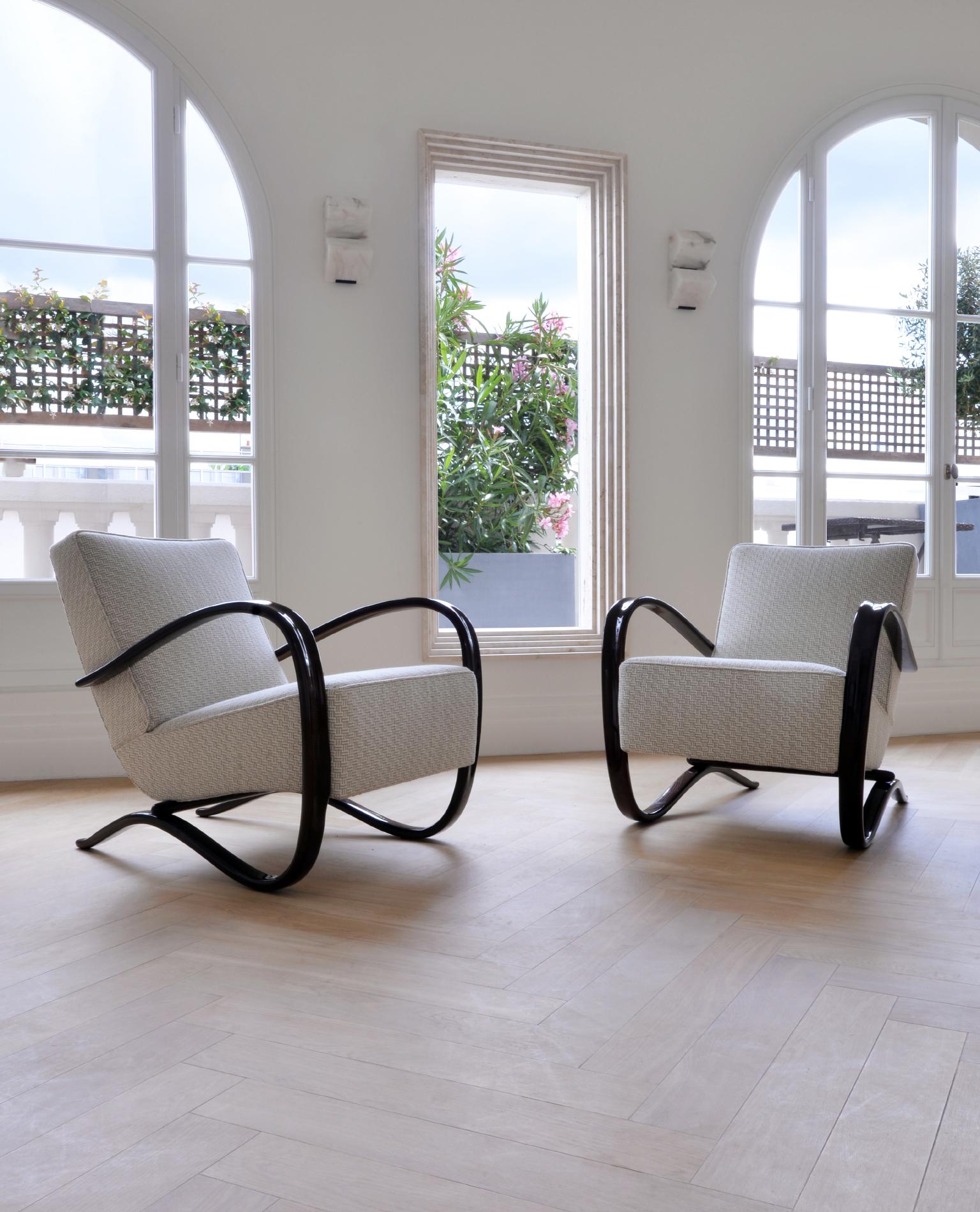 Art Deco Bespoke H269 Armchairs by Jindrich Halabala, Glossy Lacquer, Fabric Upholstery For Sale