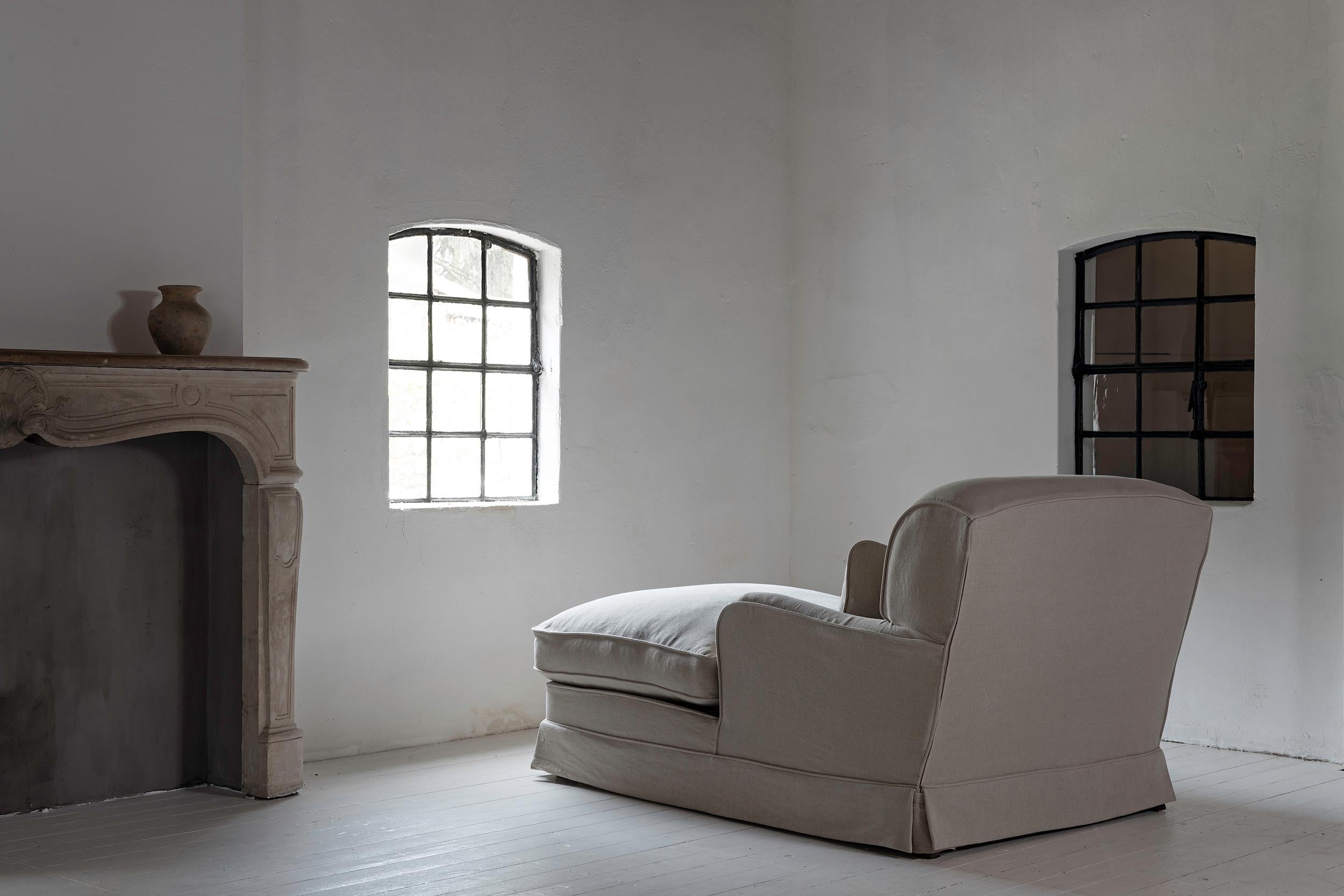 Contemporary Bespoke Handmade Belgian Linen Daybed For Sale