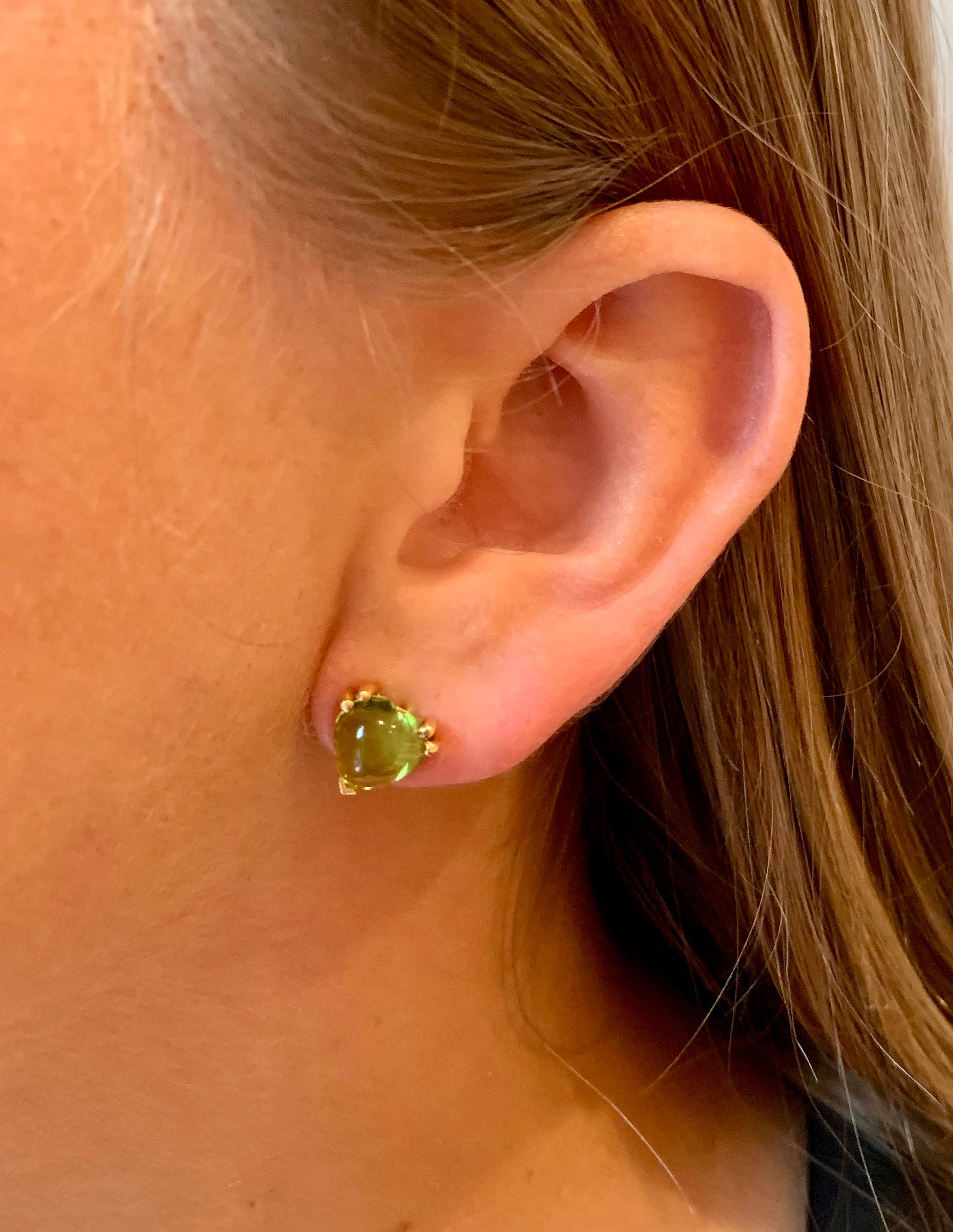 Trillion Cut Bespoke Heart Shaped Peridot Cabochon Earrings in 18 Carat Yellow Gold For Sale