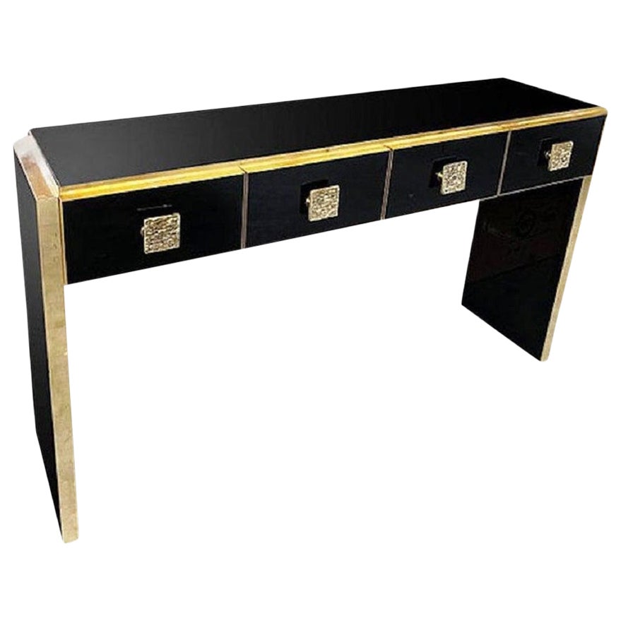 Consola de diseño Art Decó italiano a medida de cristal negro y latón fundido