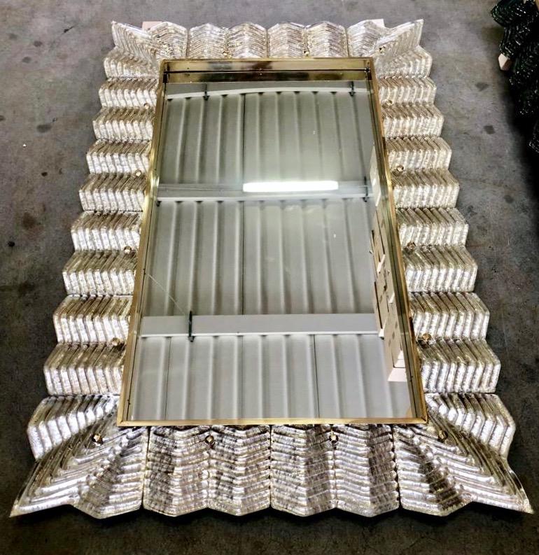 Bespoke Italian Art Deco Design Ruffled Silver Pink Murano Glass Brass Mirror In New Condition For Sale In New York, NY