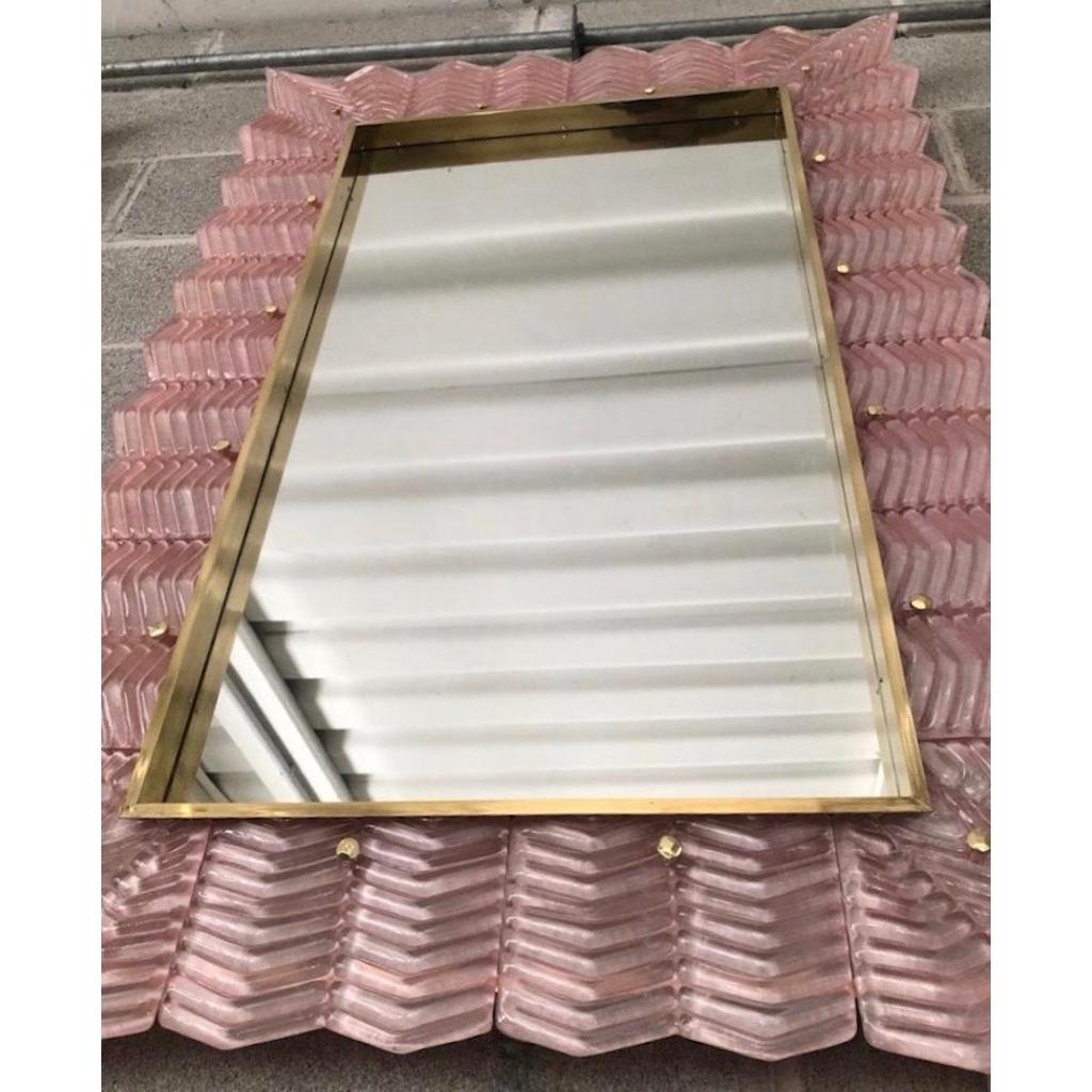 Espejo de latón de cristal de Murano rosa plateado con volantes de diseño Art Deco italiano a medida Latón en venta