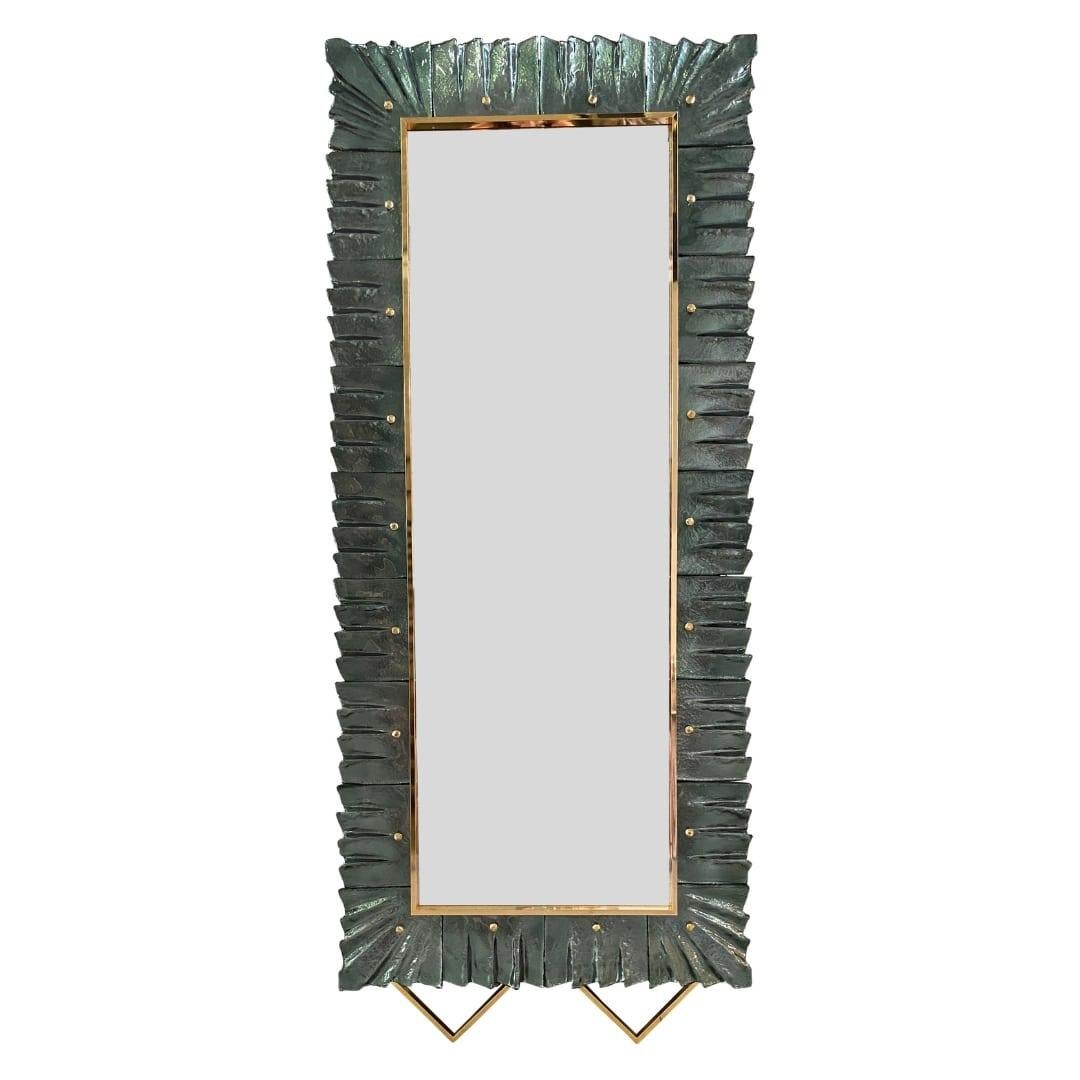 Bespoke Italian Art Deco Design Small Ruffled Pink Murano Glass Brass Mirror For Sale 7