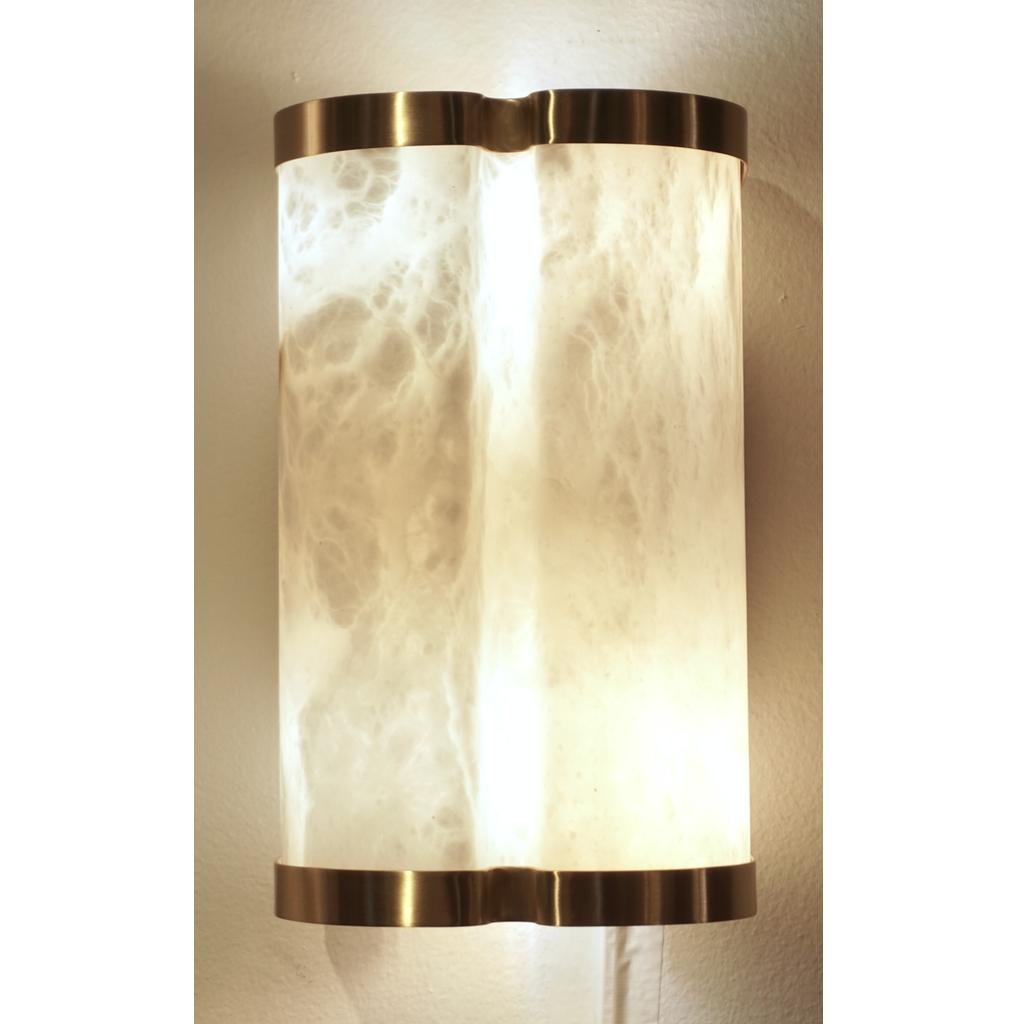 Bespoke Italian Art Deco Style Cream White Alabaster Pair of Brass Edged Sconces In New Condition For Sale In New York, NY