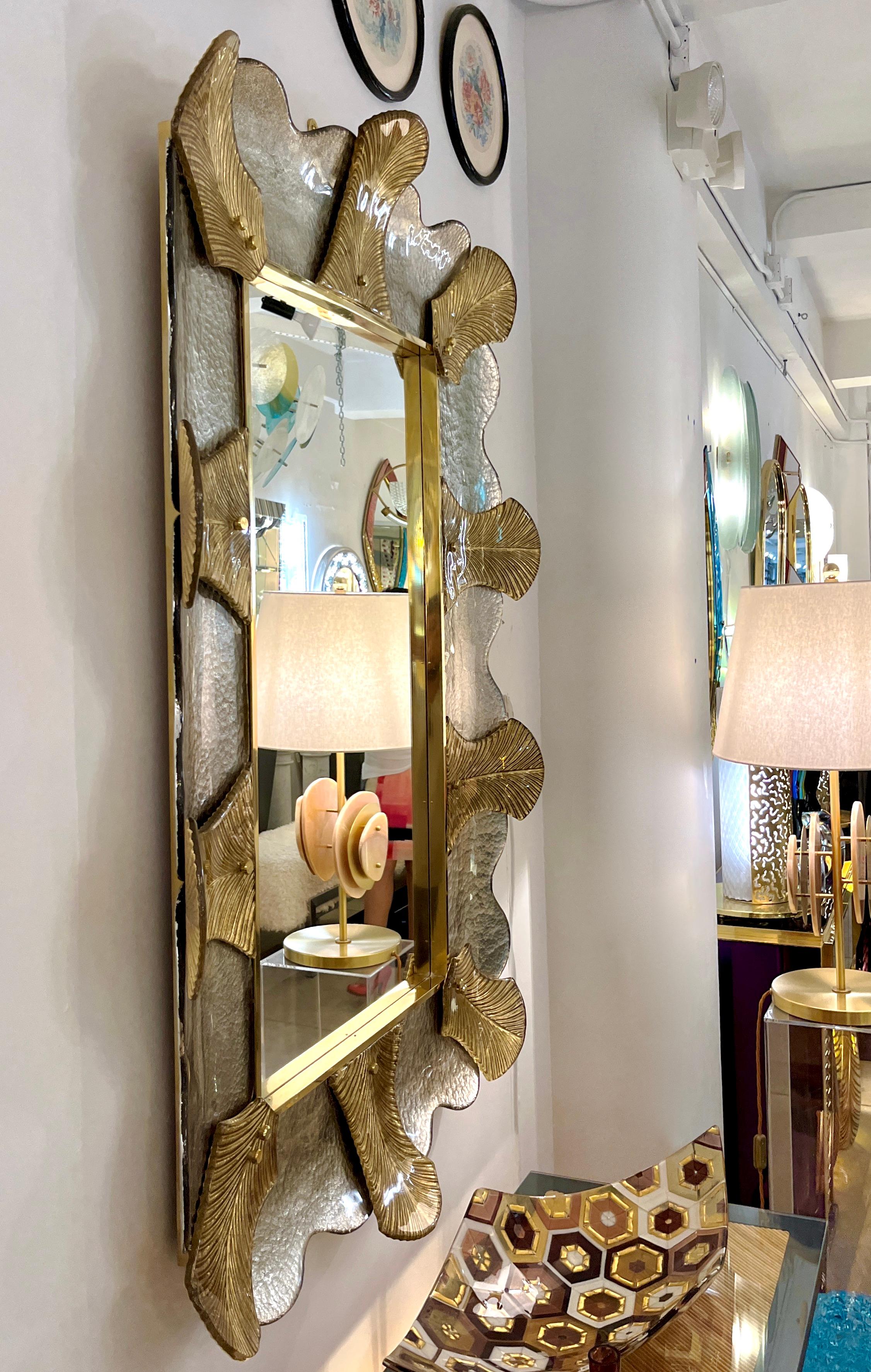 Hand-Crafted Bespoke Italian Art Deco Style Curved Leaf Gold Silver Murano Glass Brass Mirror For Sale