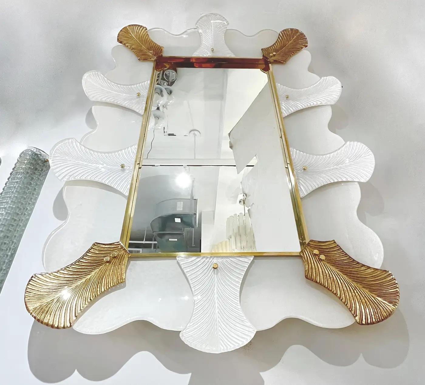 Bespoke Italian Art Deco Style Curved Leaf White Gold Murano Glass Brass Mirror In New Condition For Sale In New York, NY