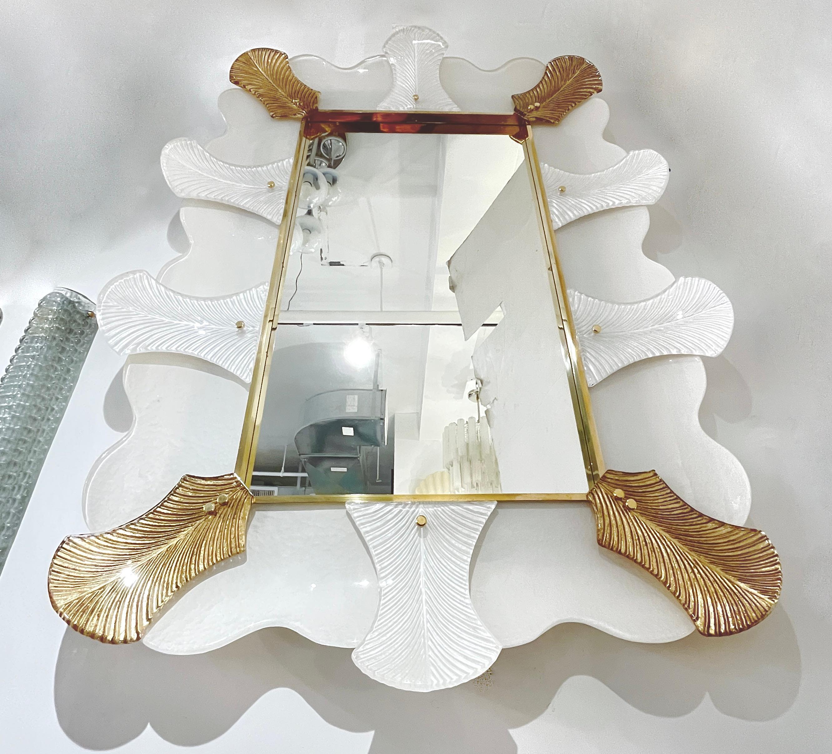 Bespoke Italian Art Deco Style Curved Leaf White Gold Murano Glass Brass Mirror In New Condition For Sale In New York, NY