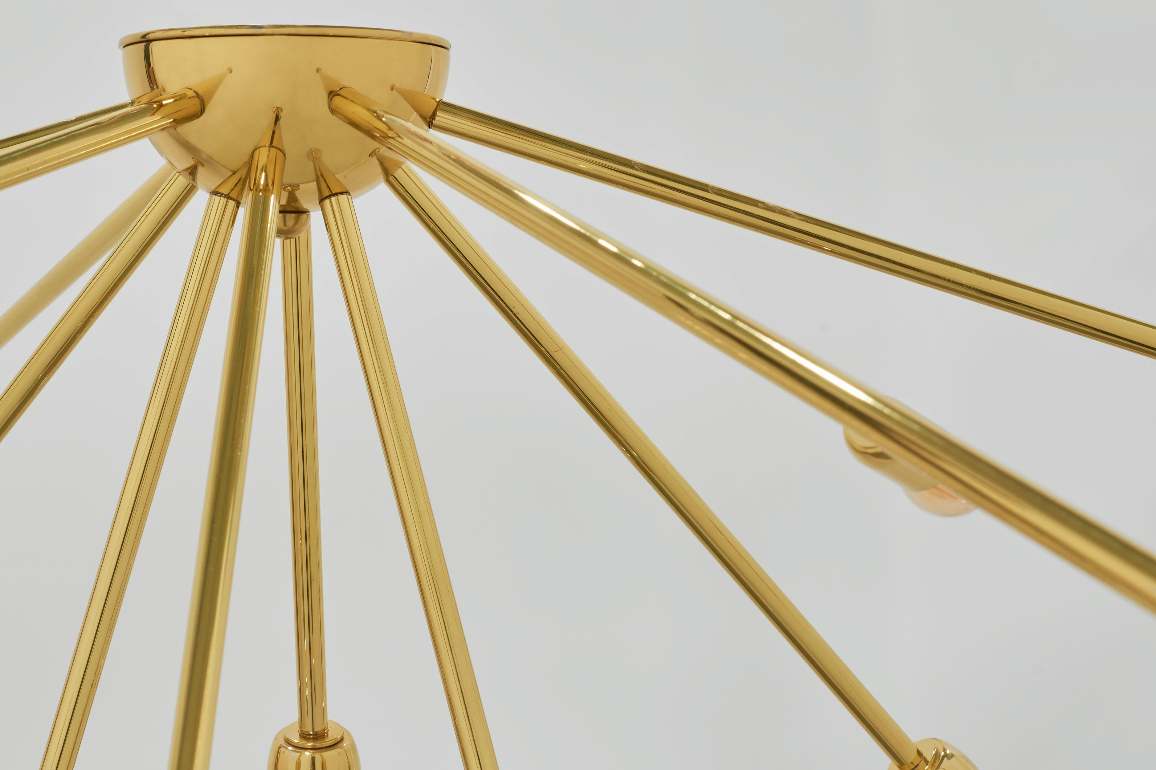 Mid-Century Modern Plafonnier italien sur mesure 'Half Sputnik' en laiton poli en vente