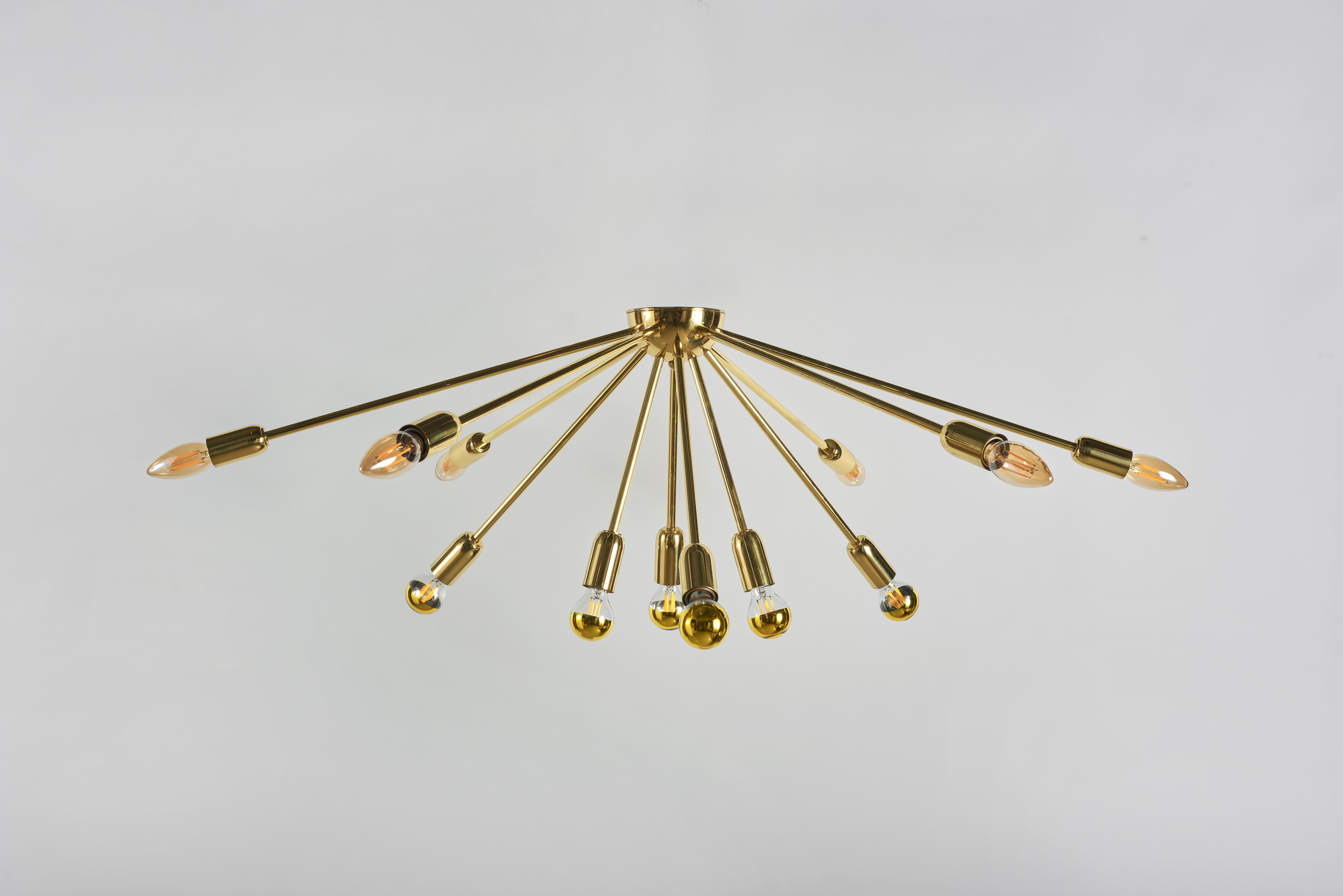 Galvanisé Plafonnier italien sur mesure 'Half Sputnik' en laiton poli en vente