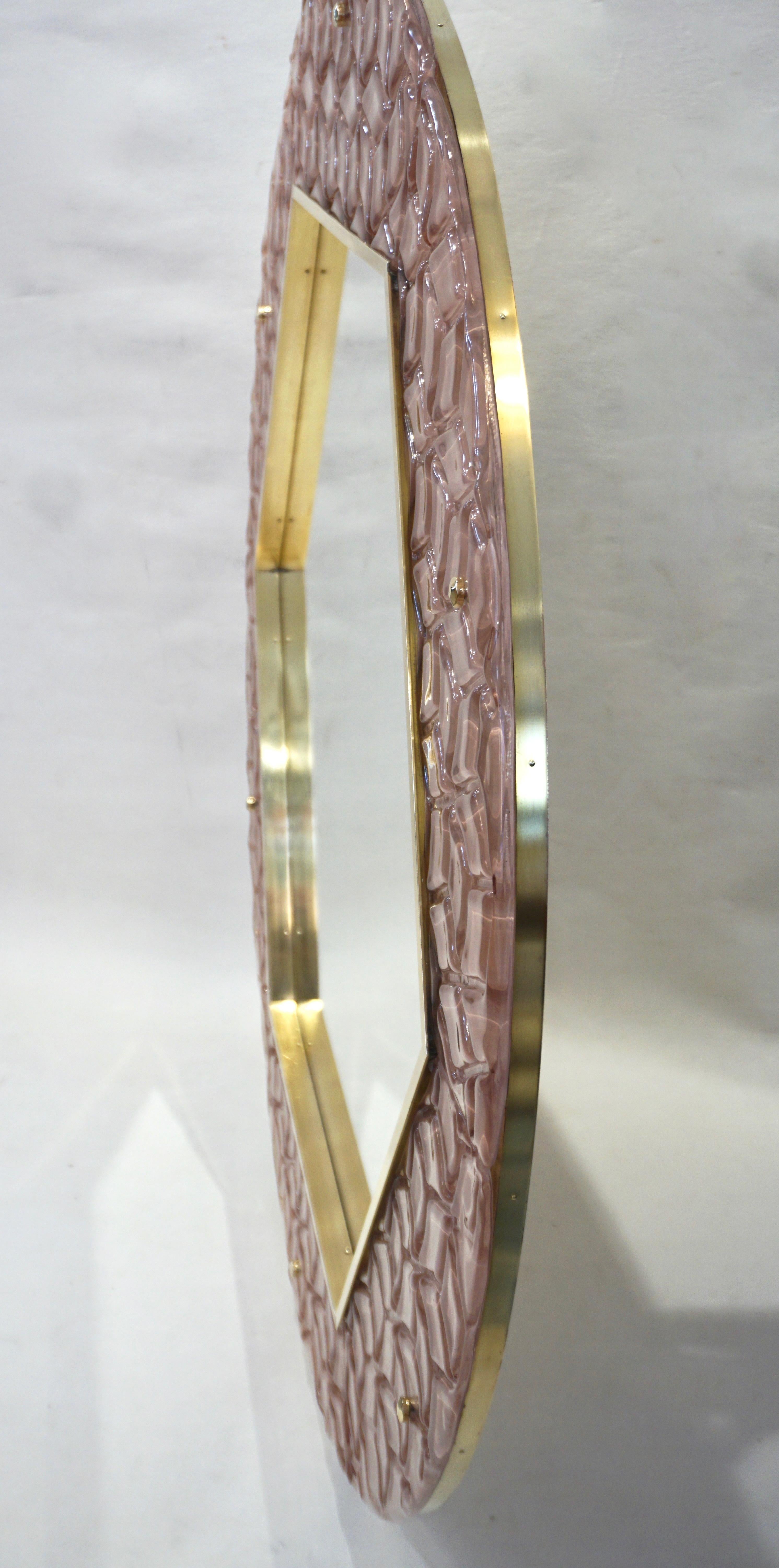 Bespoke Italian Custom Brass and Textured Pink Murano Glass Modern Round Mirror For Sale 2