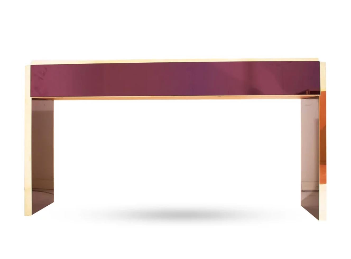 Minimaliste Table console centrale/commode sur mesure à 4 tiroirs en violet et laiton, design italien en vente